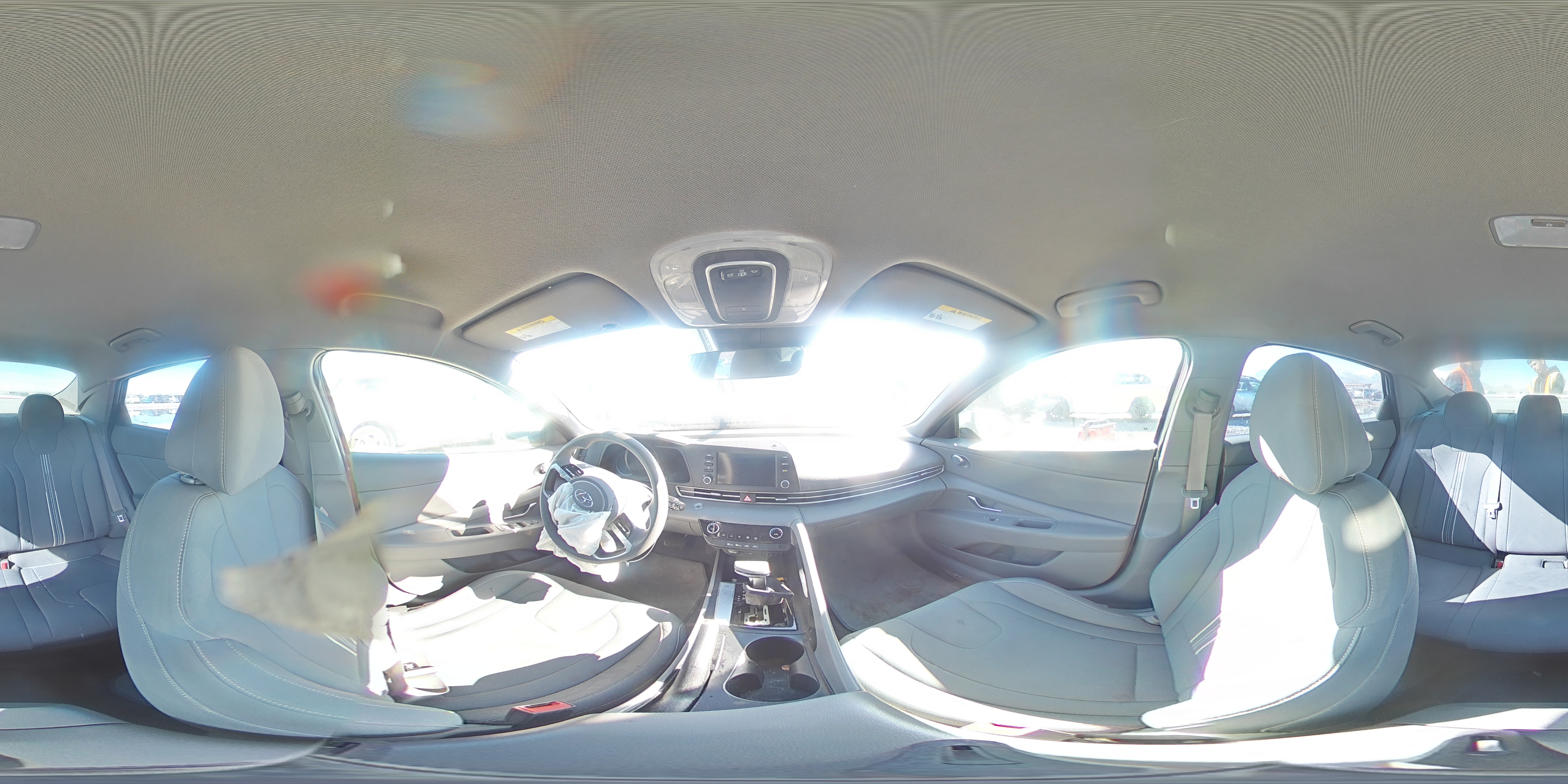 2022 Hyundai Elantra - Image 13