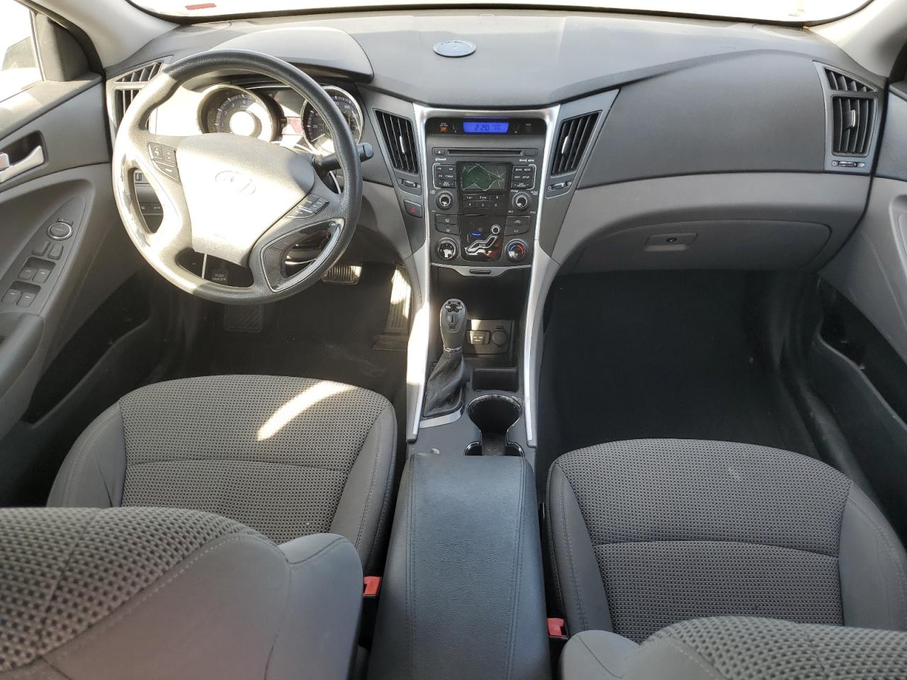 2011 Hyundai Sonata - Image 8