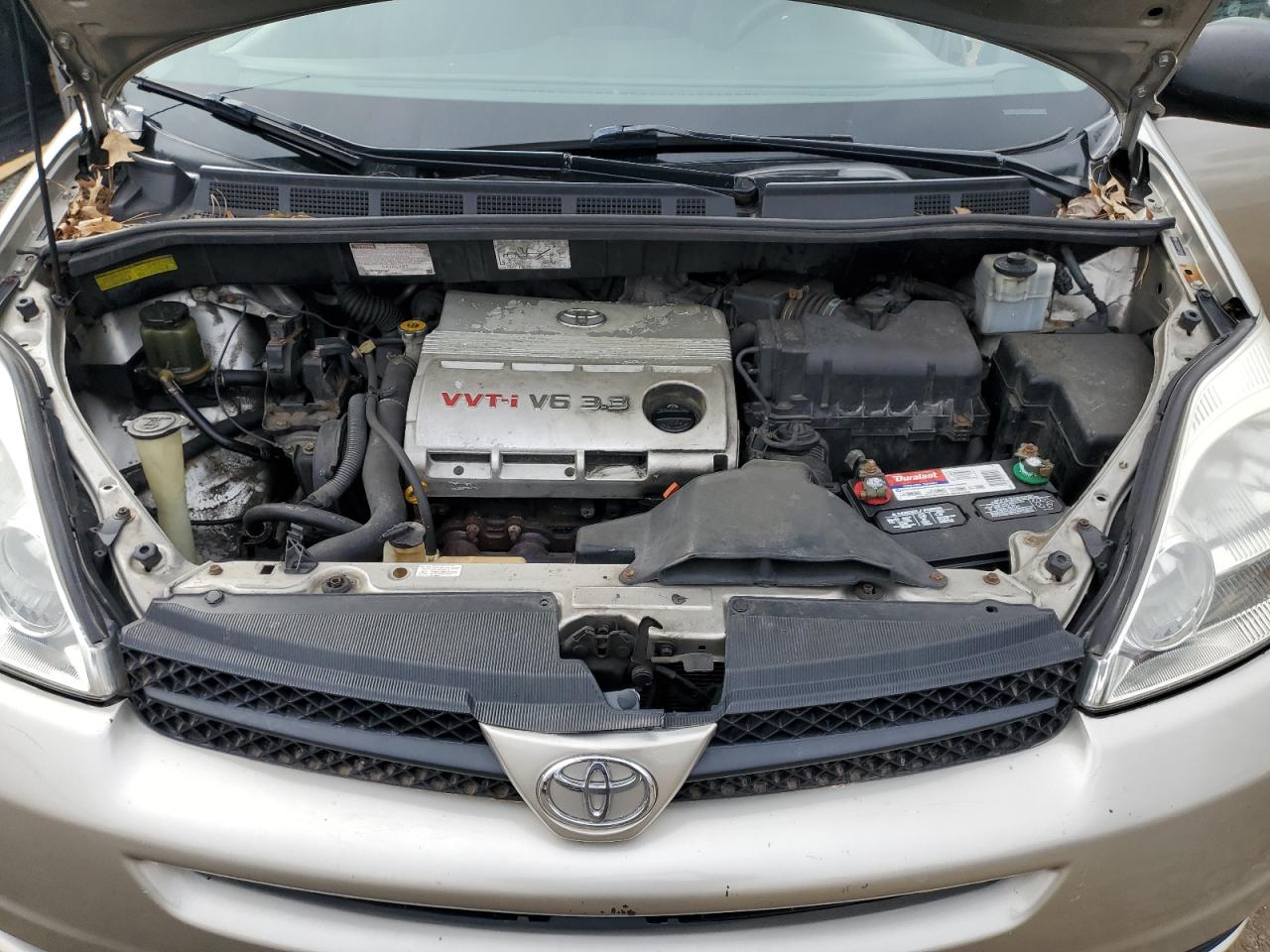 2005 Toyota Sienna - Image 12
