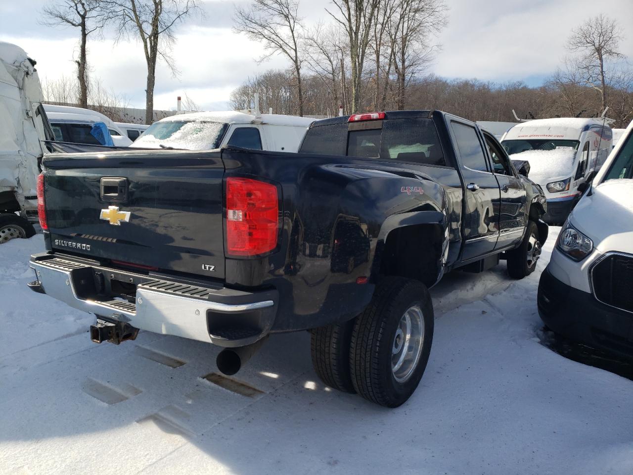 2016 Chevrolet Silverado - Image 3