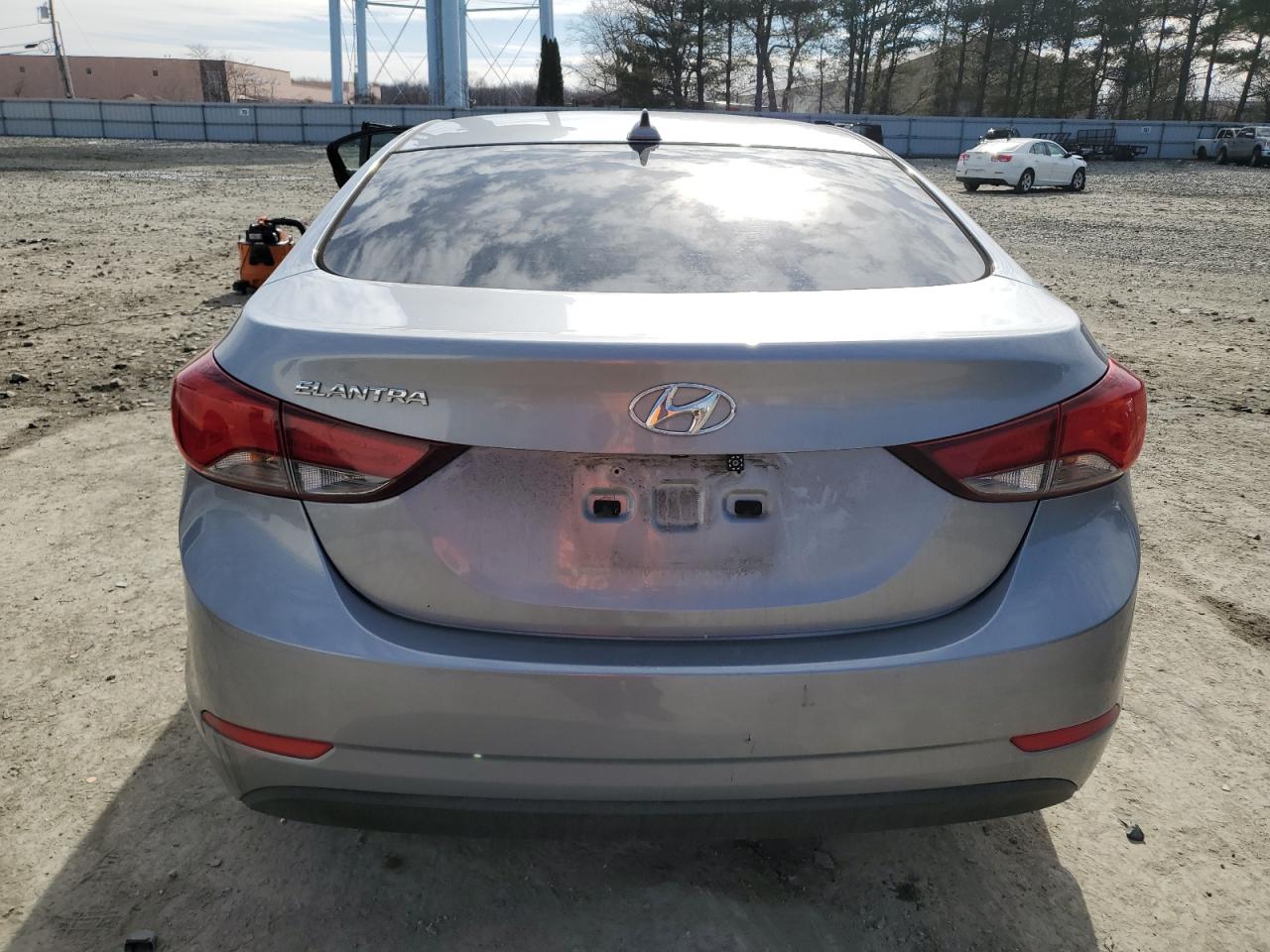 2016 Hyundai Elantra - Image 6