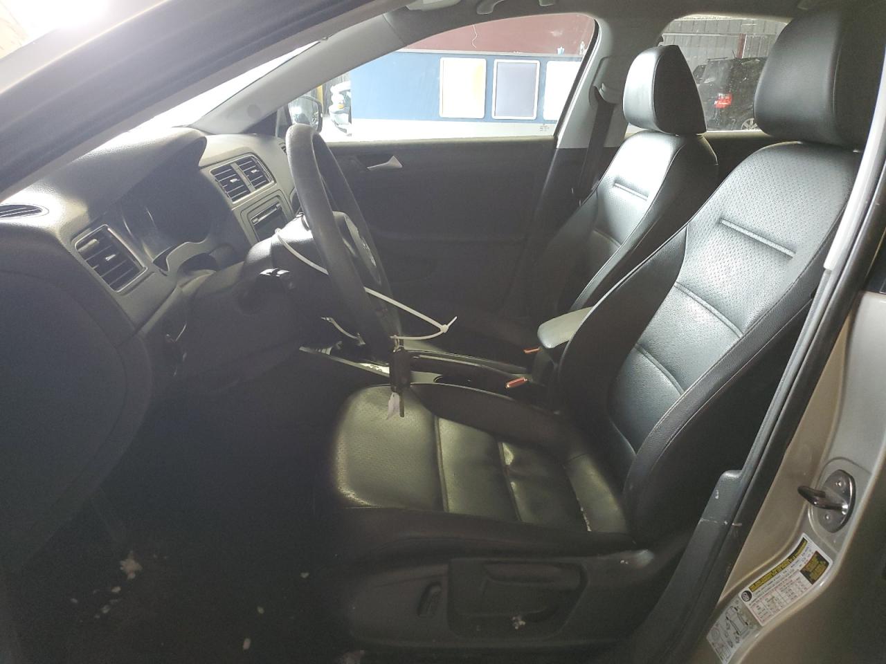 2014 Volkswagen Jetta - Image 7