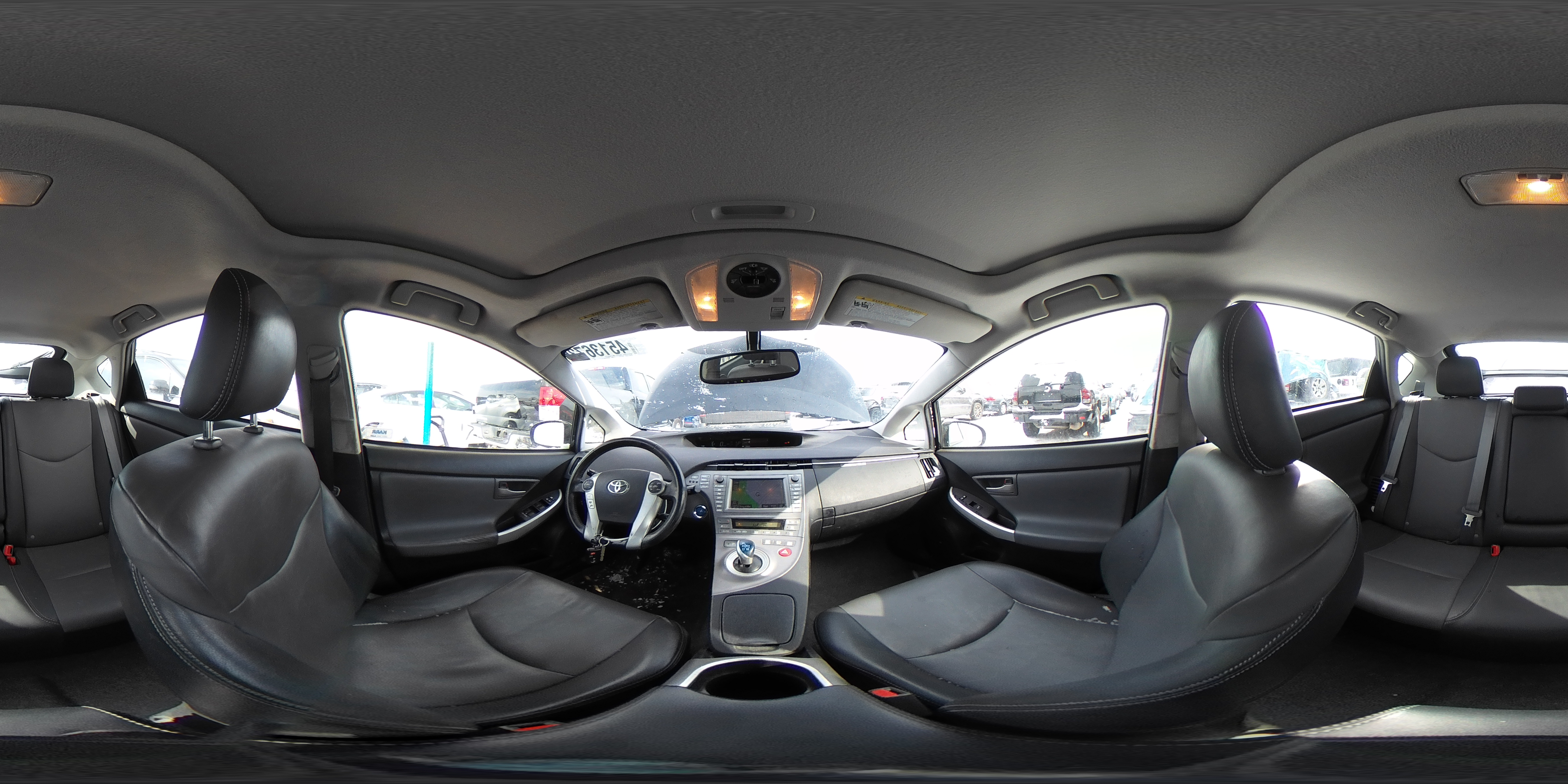 2014 Toyota Prius - Image 12
