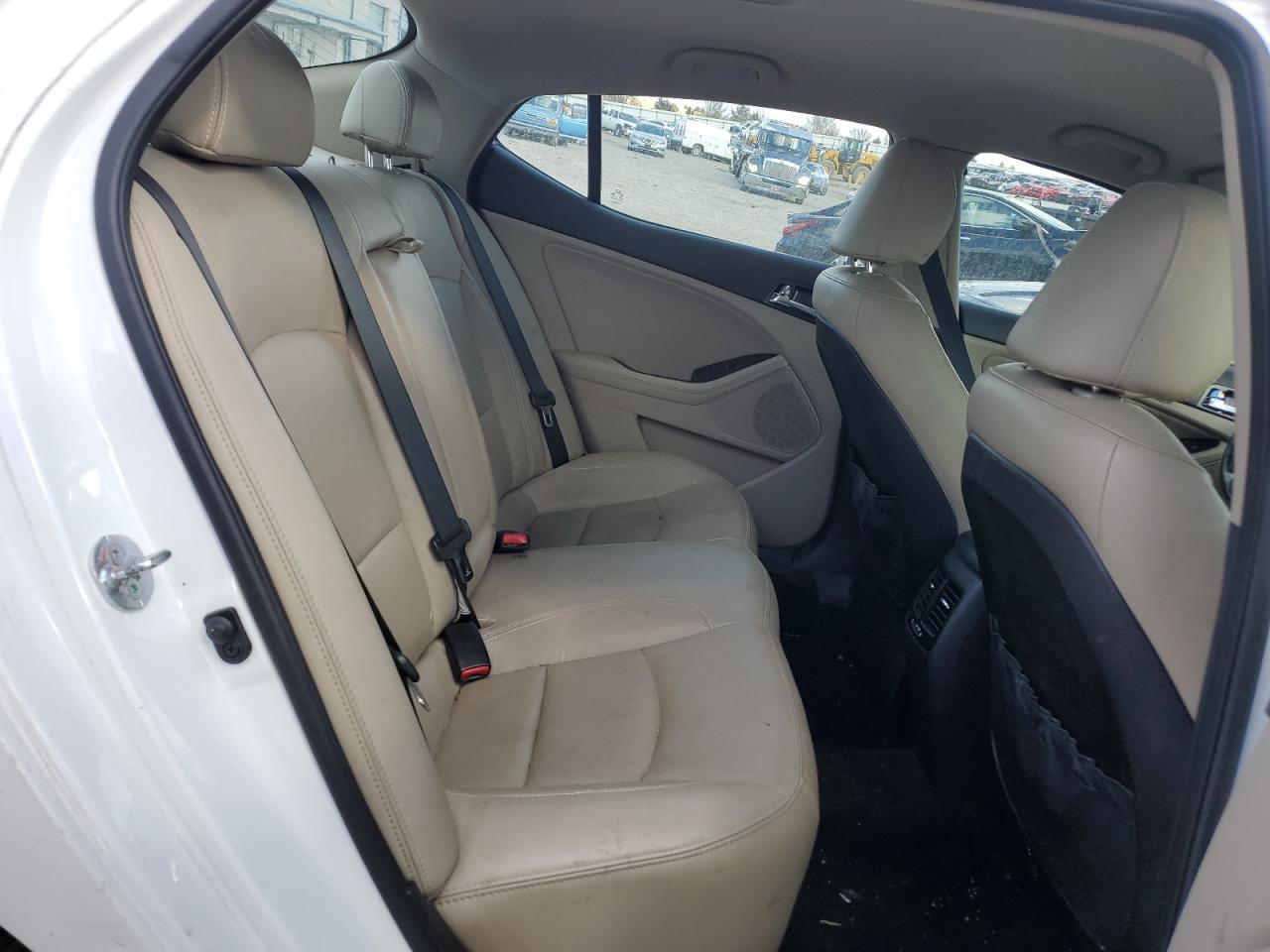 2012 Kia Optima - Image 11