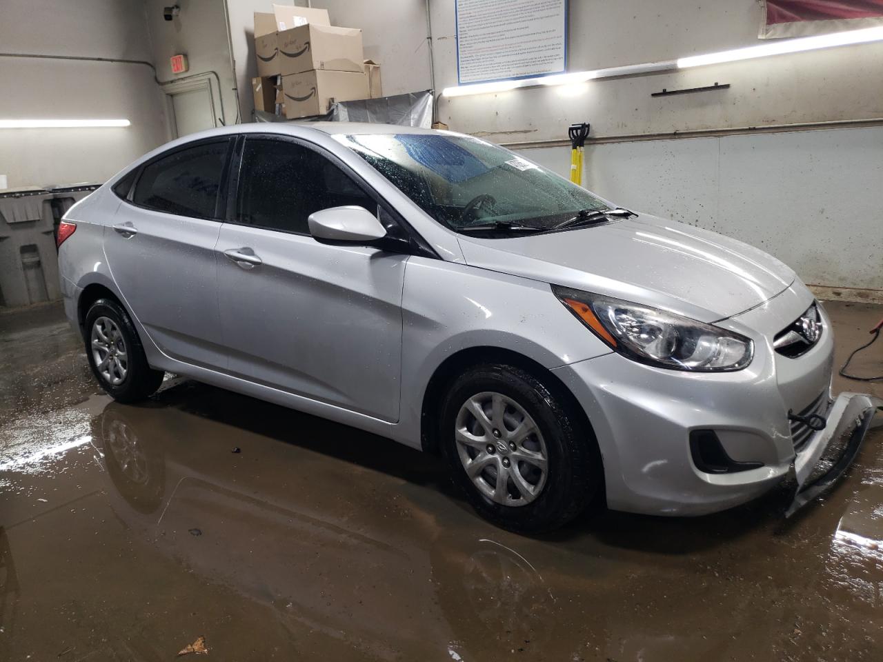 2013 Hyundai Accent - Image 4