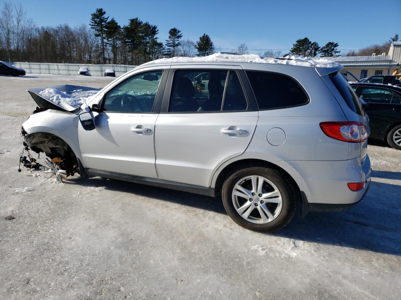 2011 Hyundai Santa Fe - Image 2