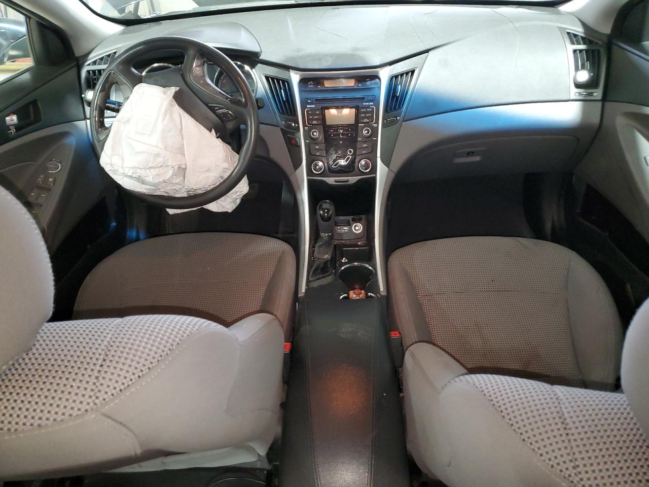 2011 Hyundai Sonata - Image 8