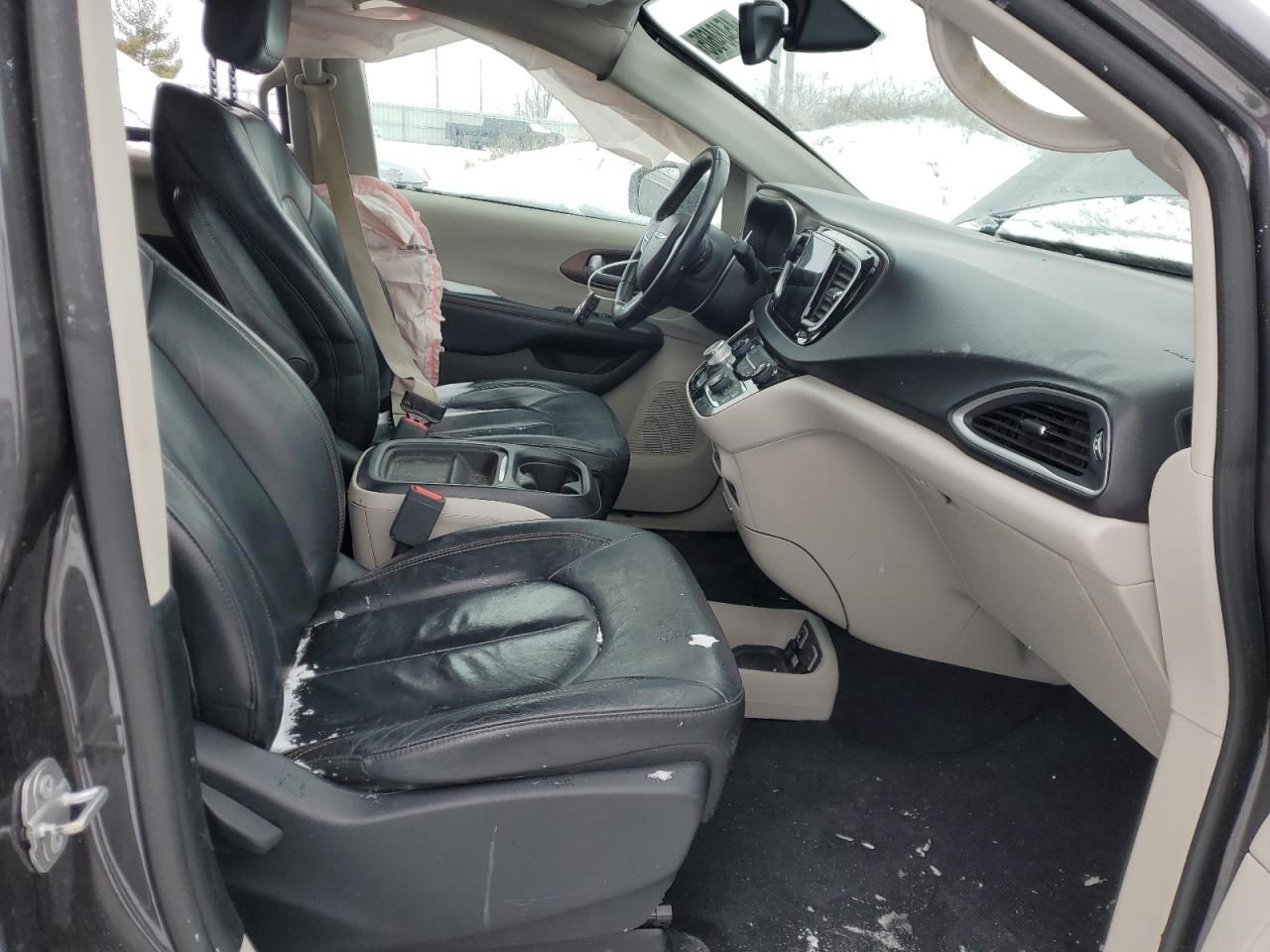 2017 Chrysler Pacifica - Image 7
