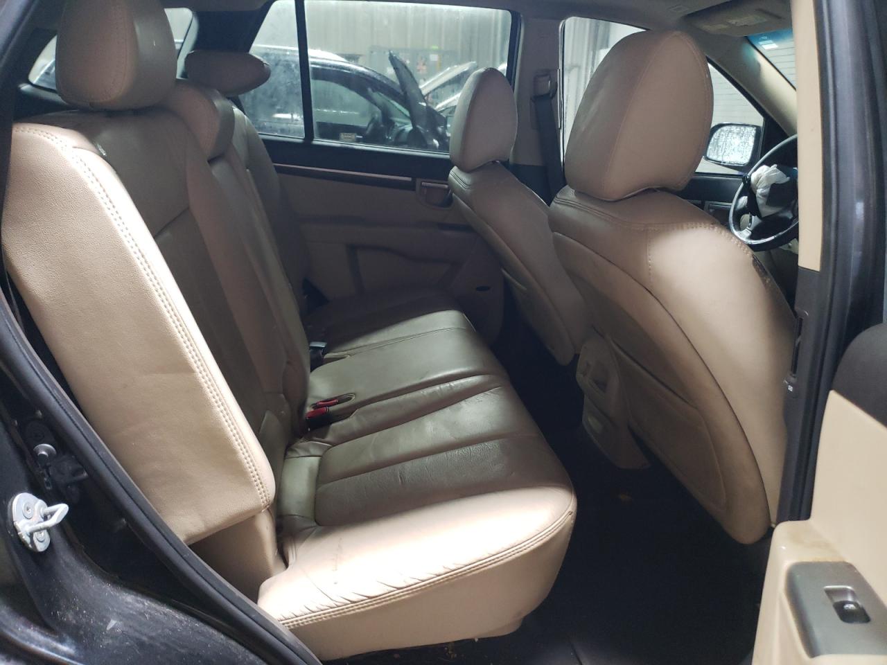 2011 Hyundai Santa Fe - Image 10