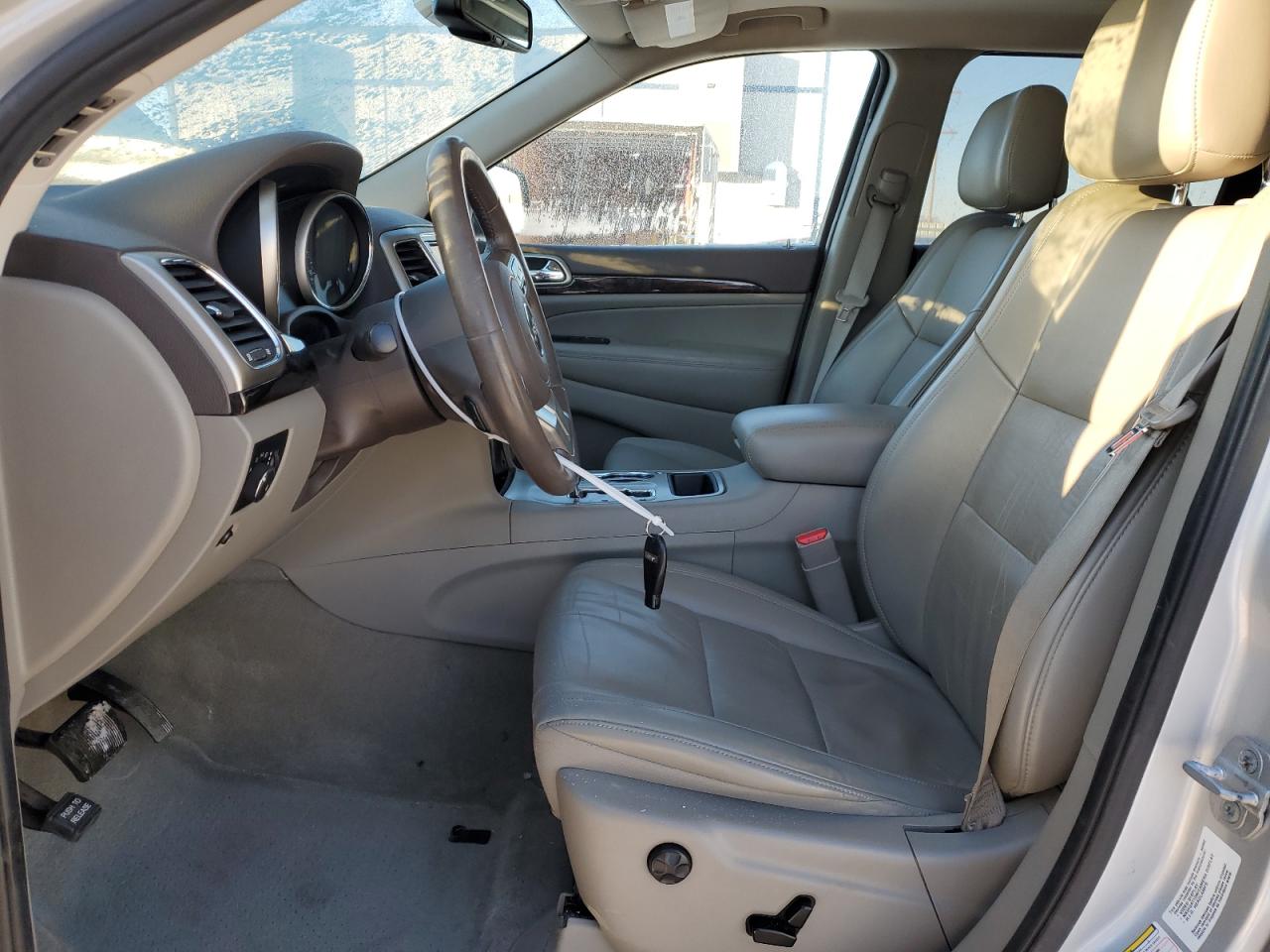 2011 Jeep Grand Cherokee - Image 7