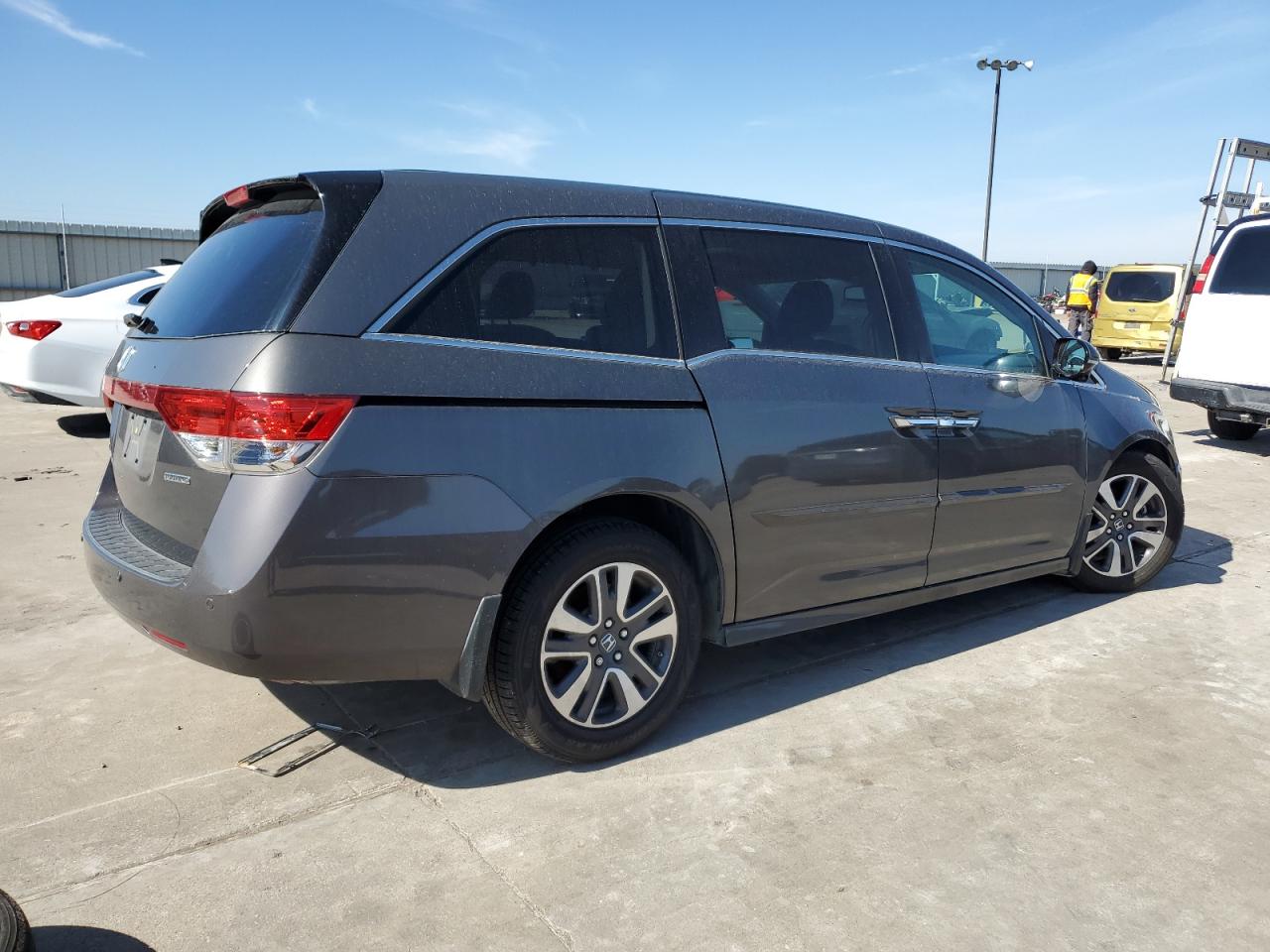 2015 Honda Odyssey - Image 3