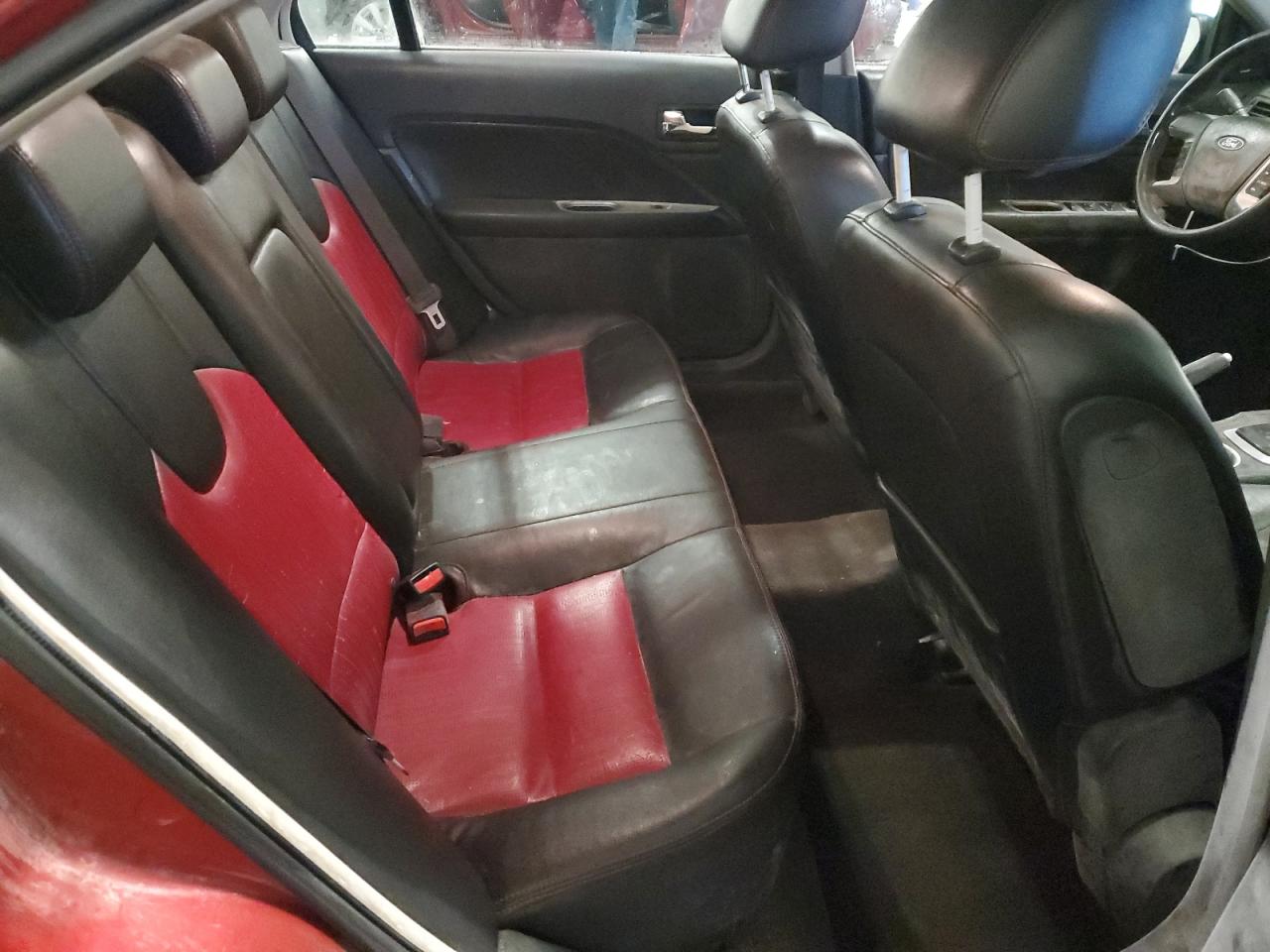 2010 Ford Fusion - Image 10