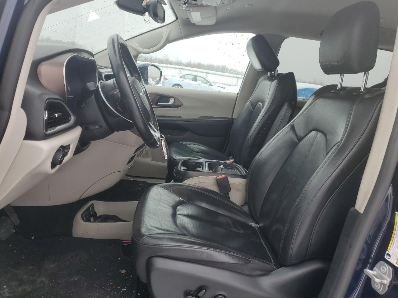 2019 Chrysler Pacifica - Image 7