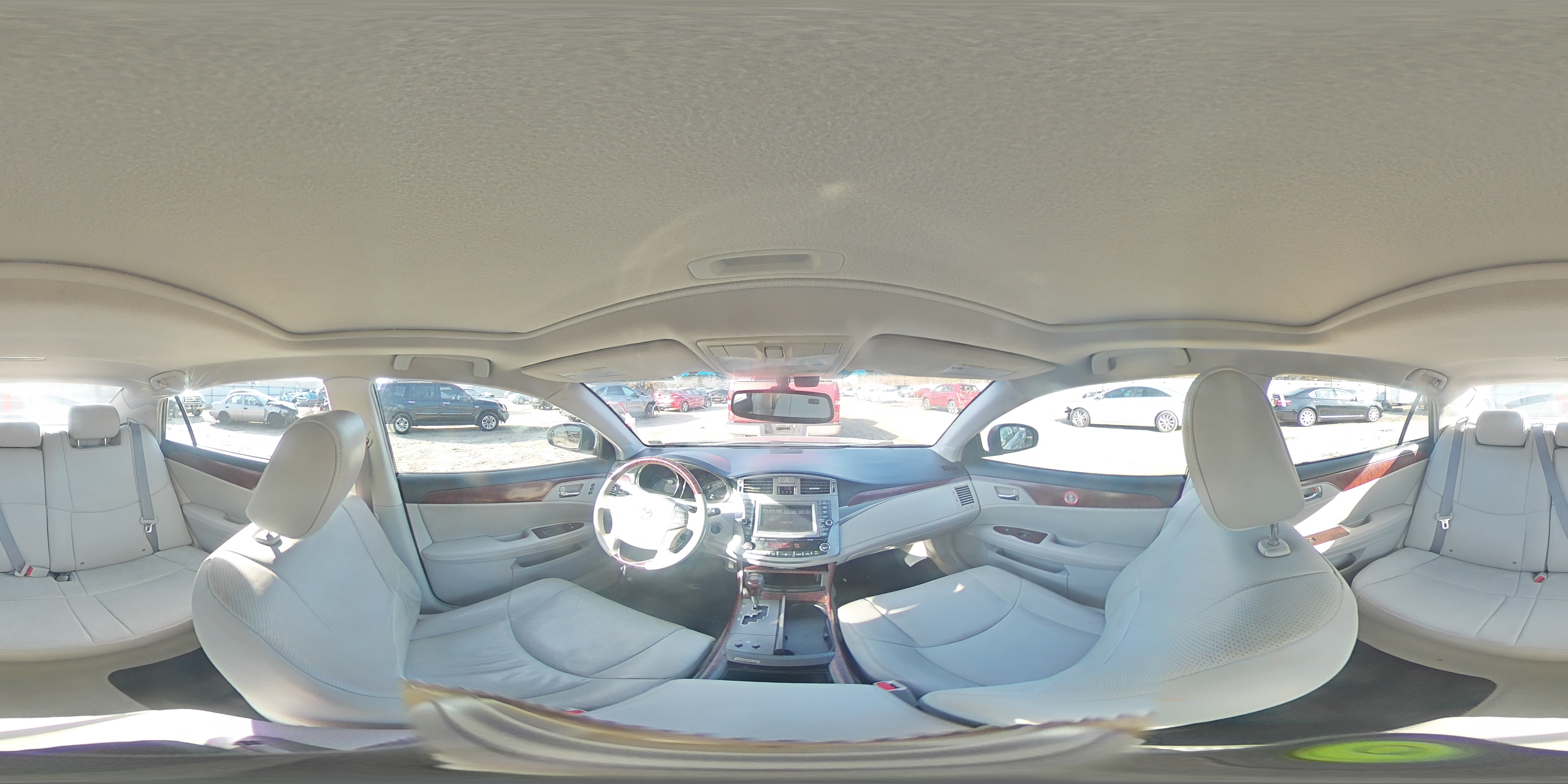 2011 Toyota Avalon - Image 12