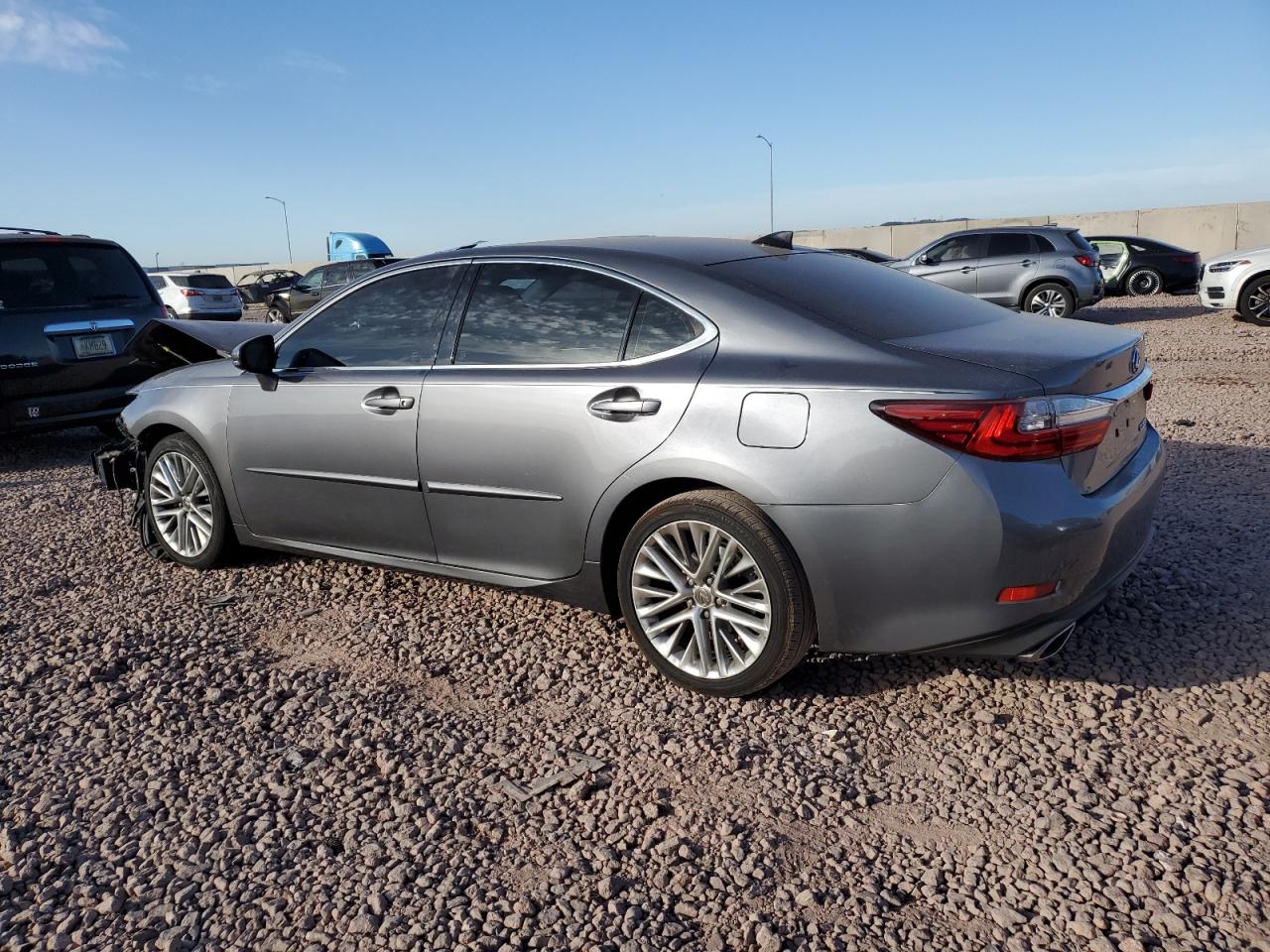2016 Lexus ES - Image 2