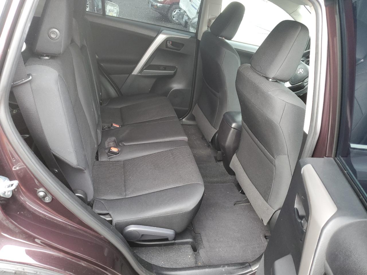 2017 Toyota RAV 4 - Image 11