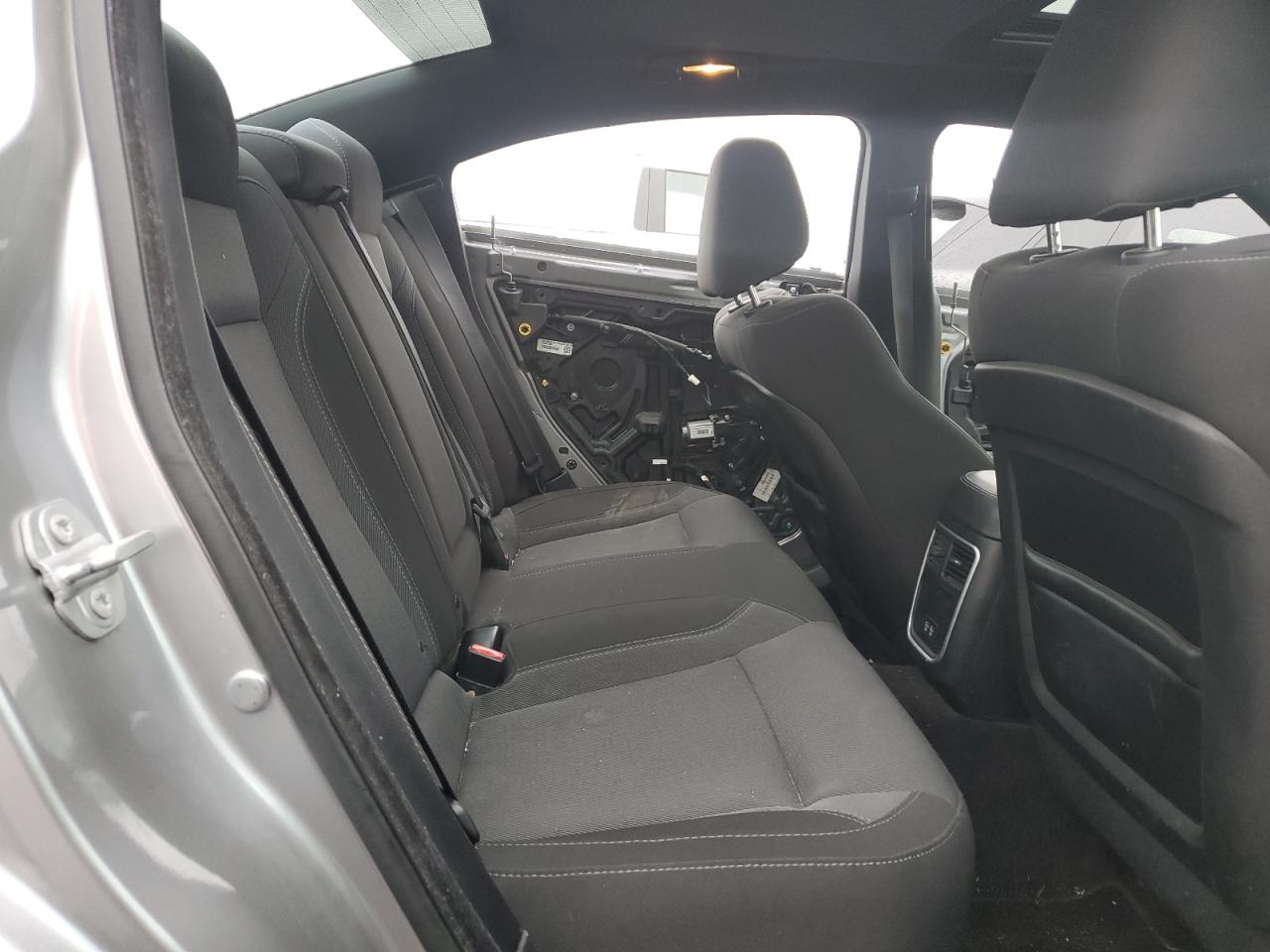 2016 Dodge Charger - Image 10