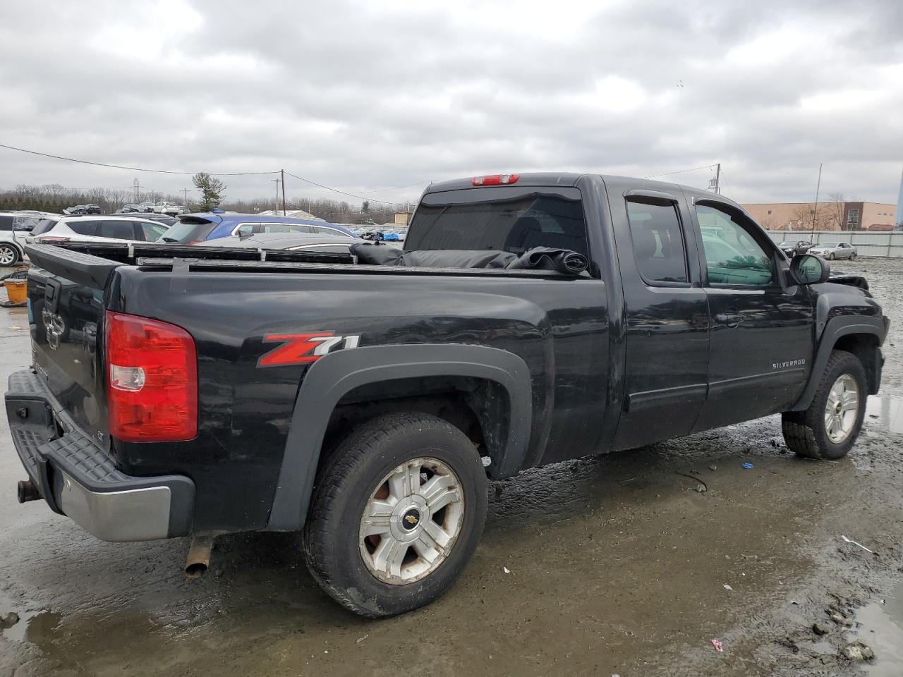 2011 Chevrolet Silverado - Image 3