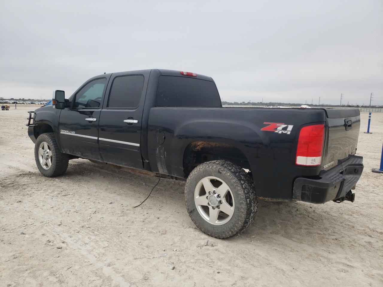 2014 GMC Sierra - Image 2