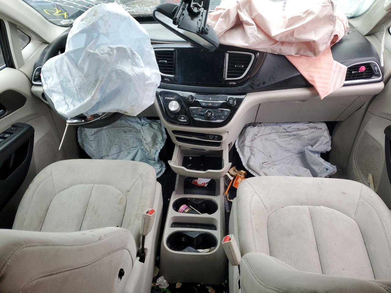 2017 Chrysler Pacifica - Image 8