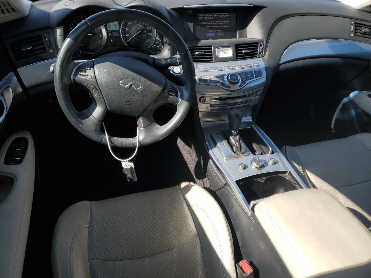2018 Infiniti Q70 - Image 8