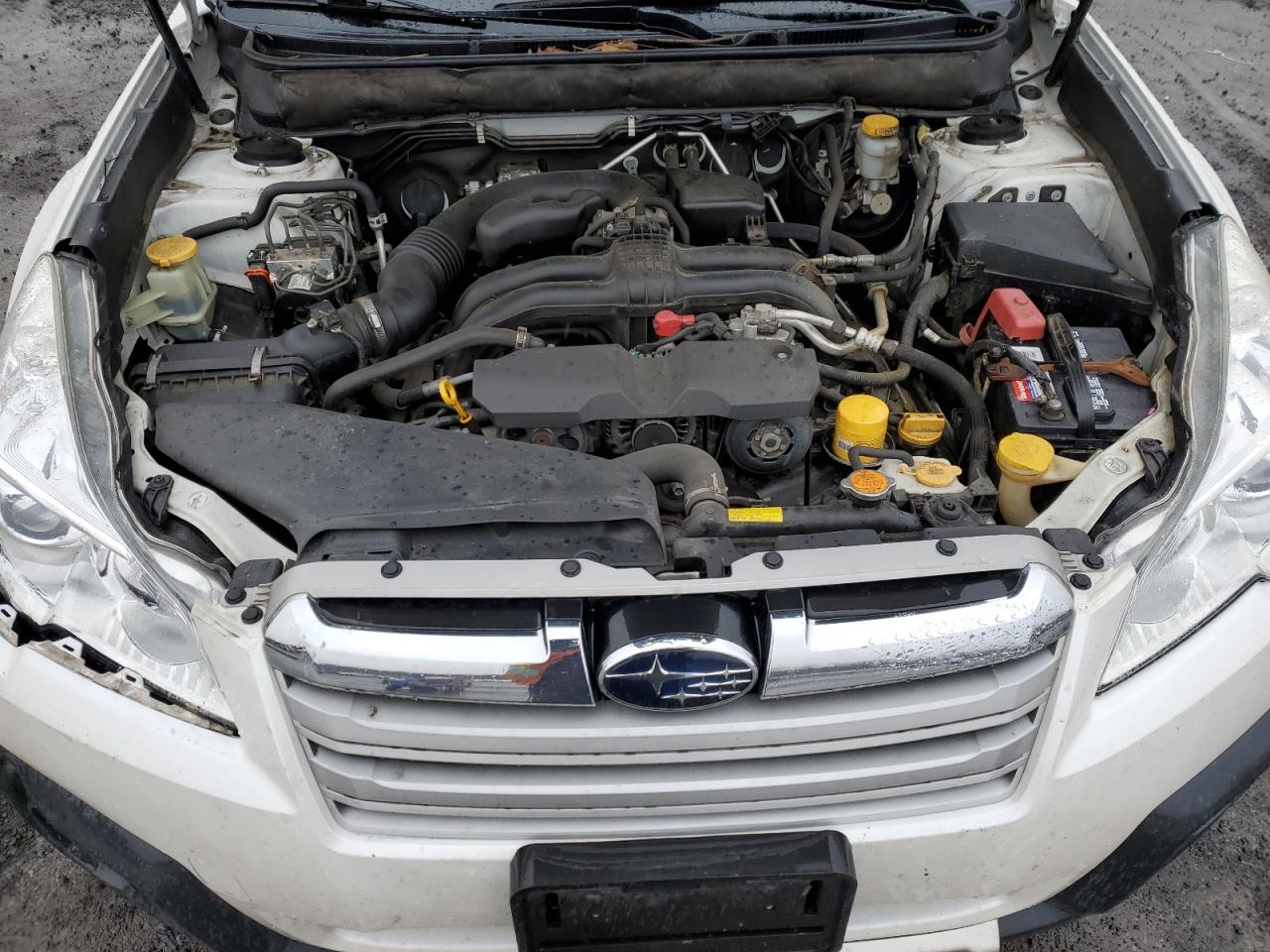 2014 Subaru Outback - Image 13