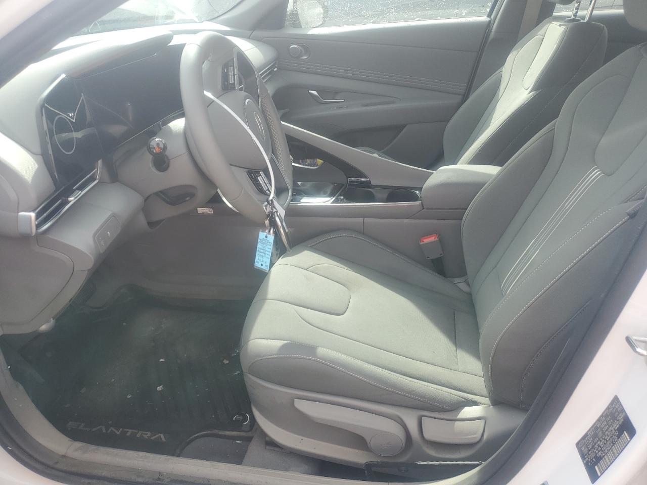 2024 Hyundai Elantra - Image 7