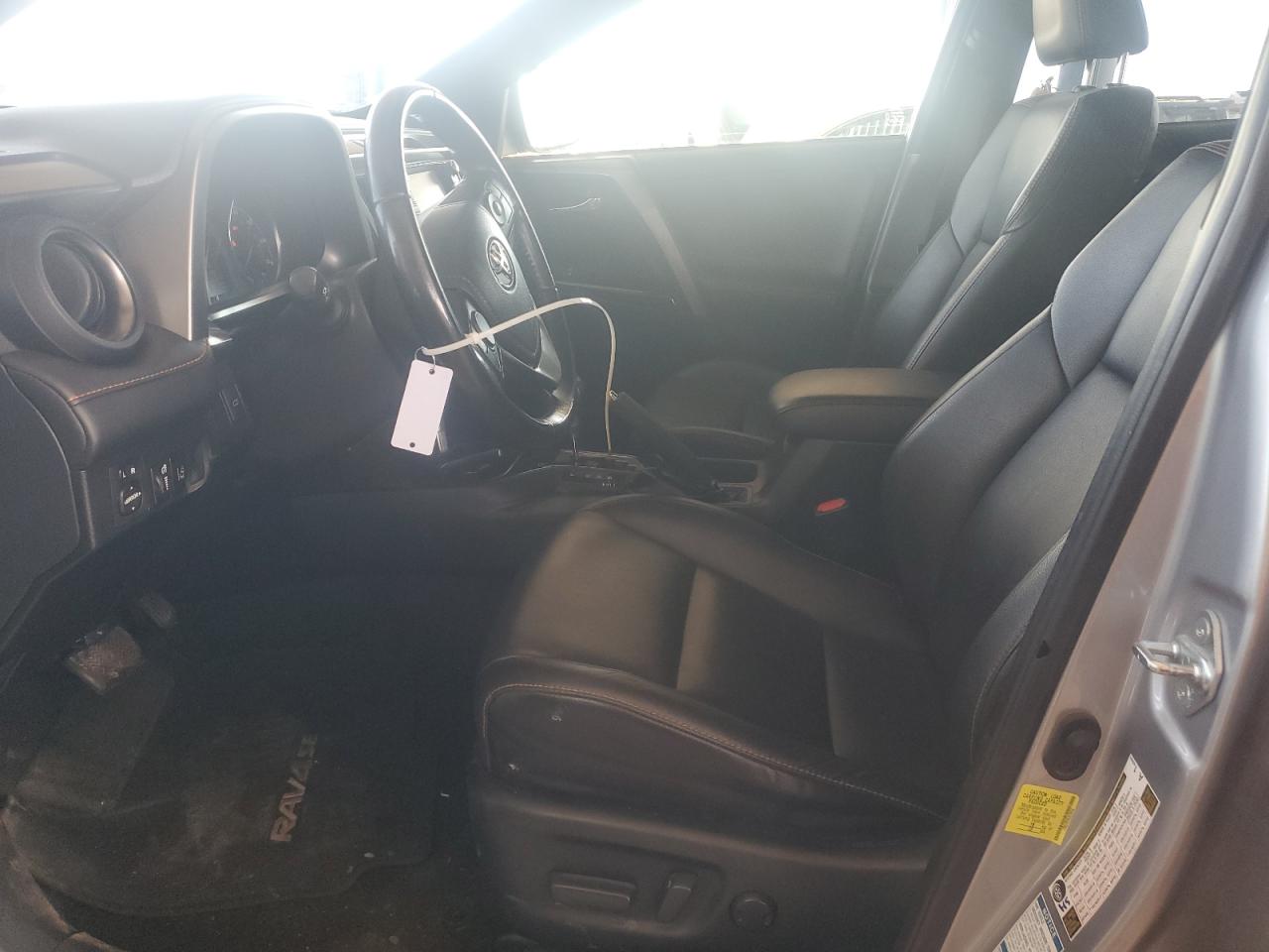 2018 Toyota RAV 4 - Image 7