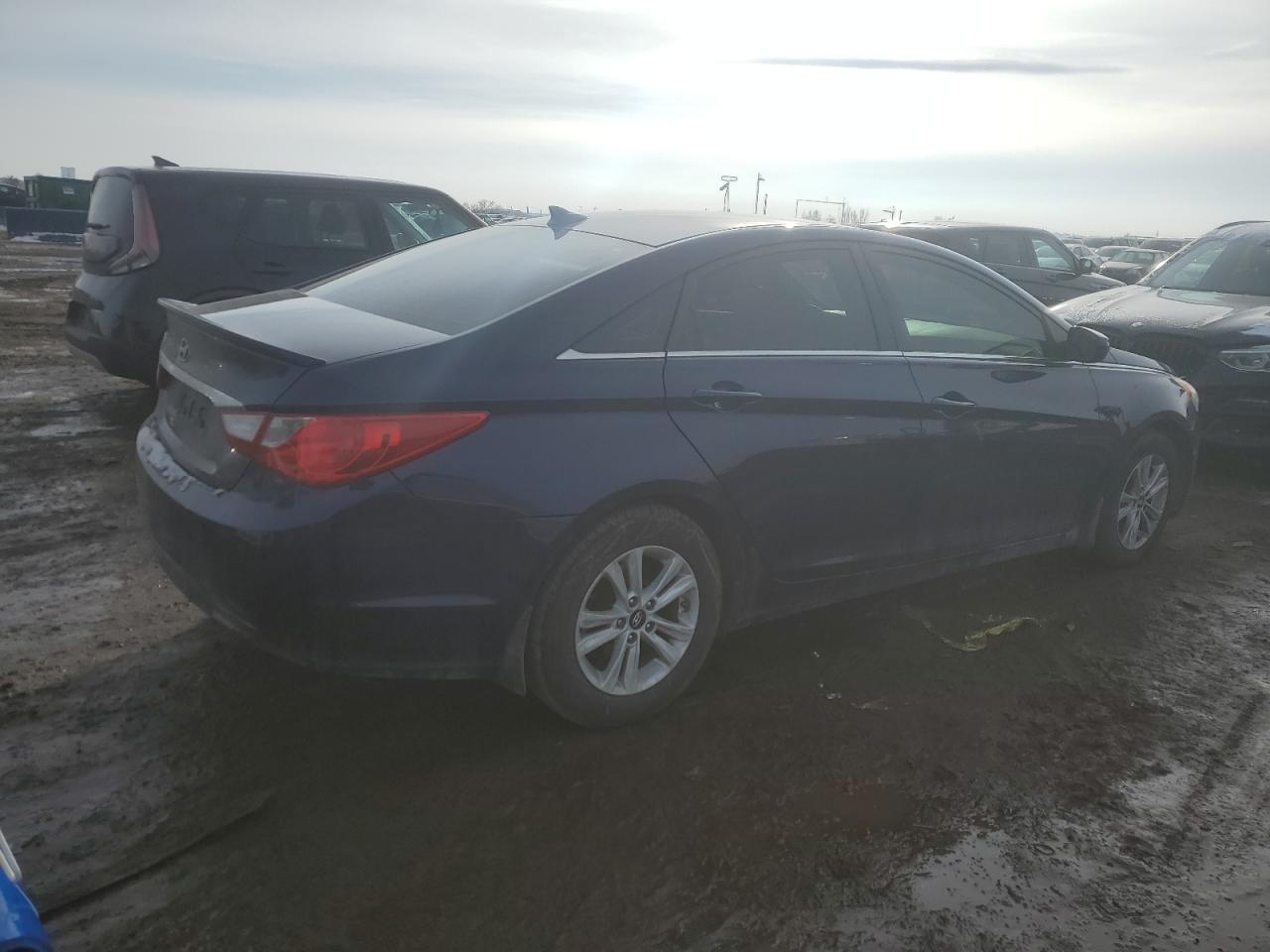 2013 Hyundai Sonata - Image 3