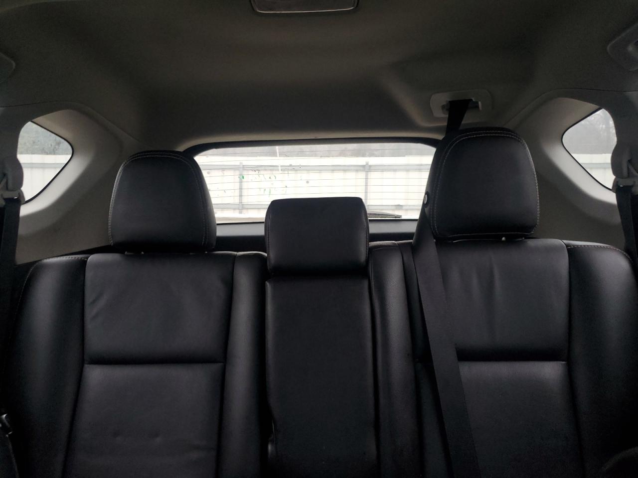 2015 Toyota RAV 4 - Image 10