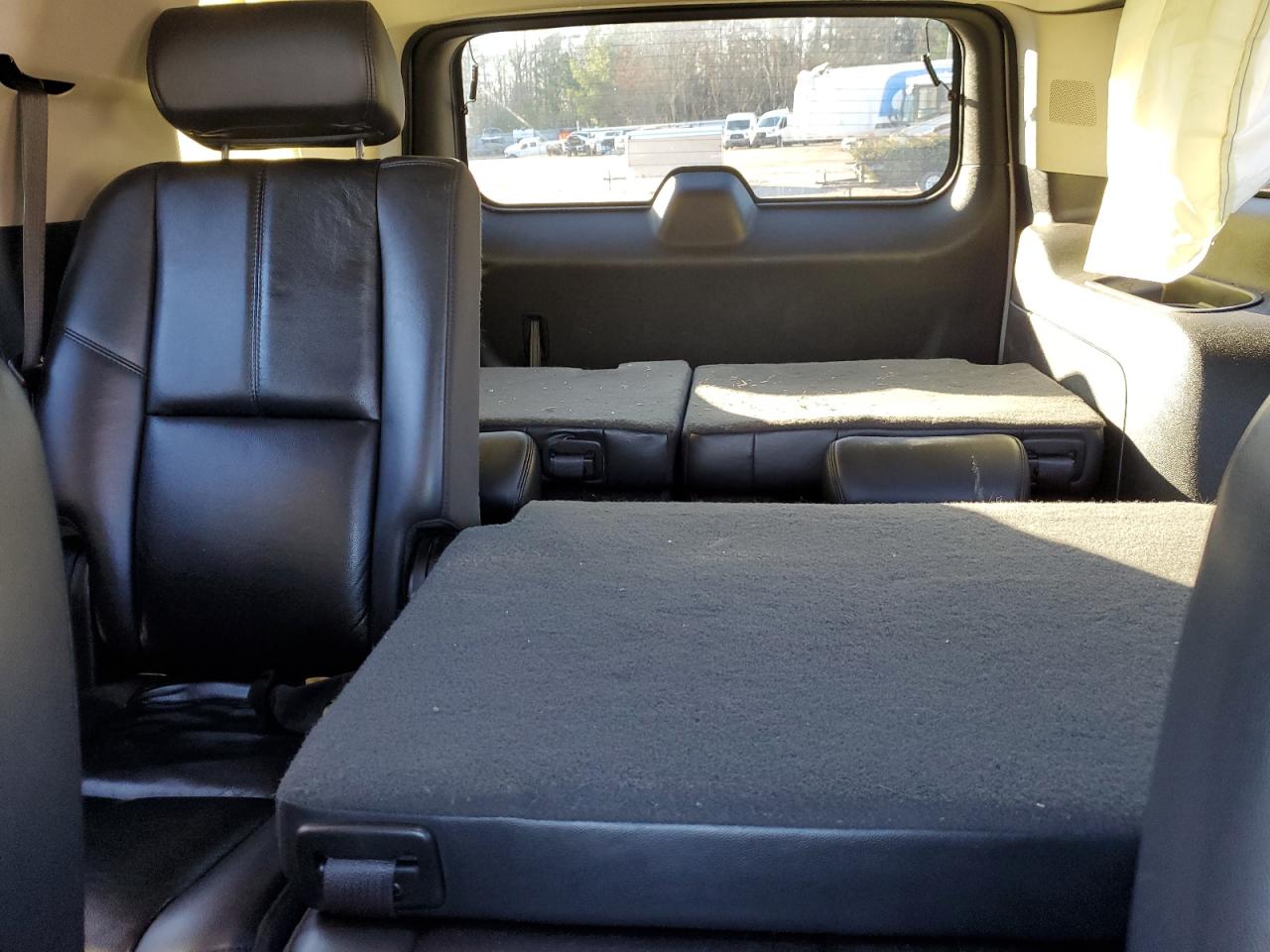 2007 Chevrolet Tahoe - Image 10