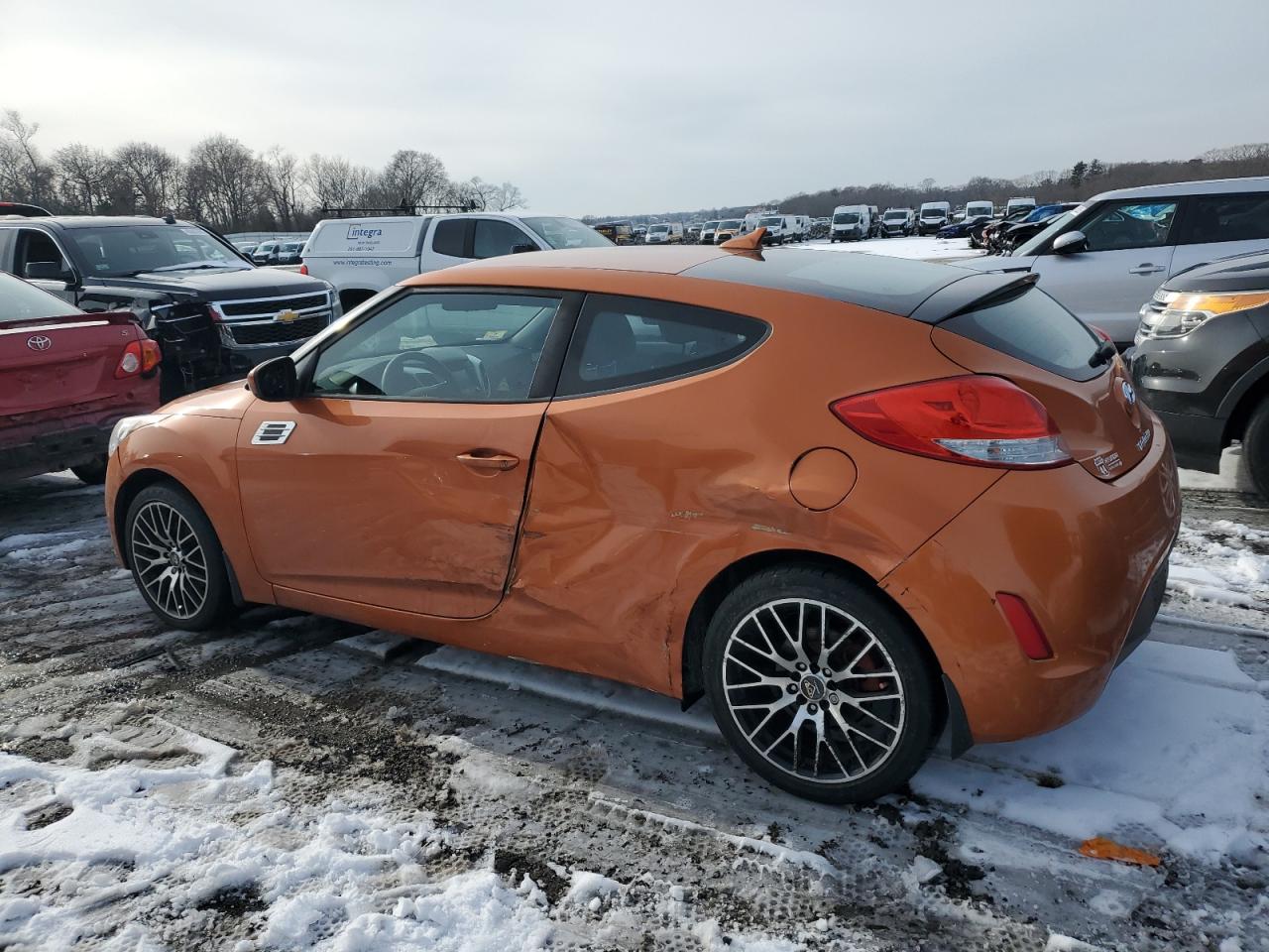 2016 Hyundai Veloster - Image 2