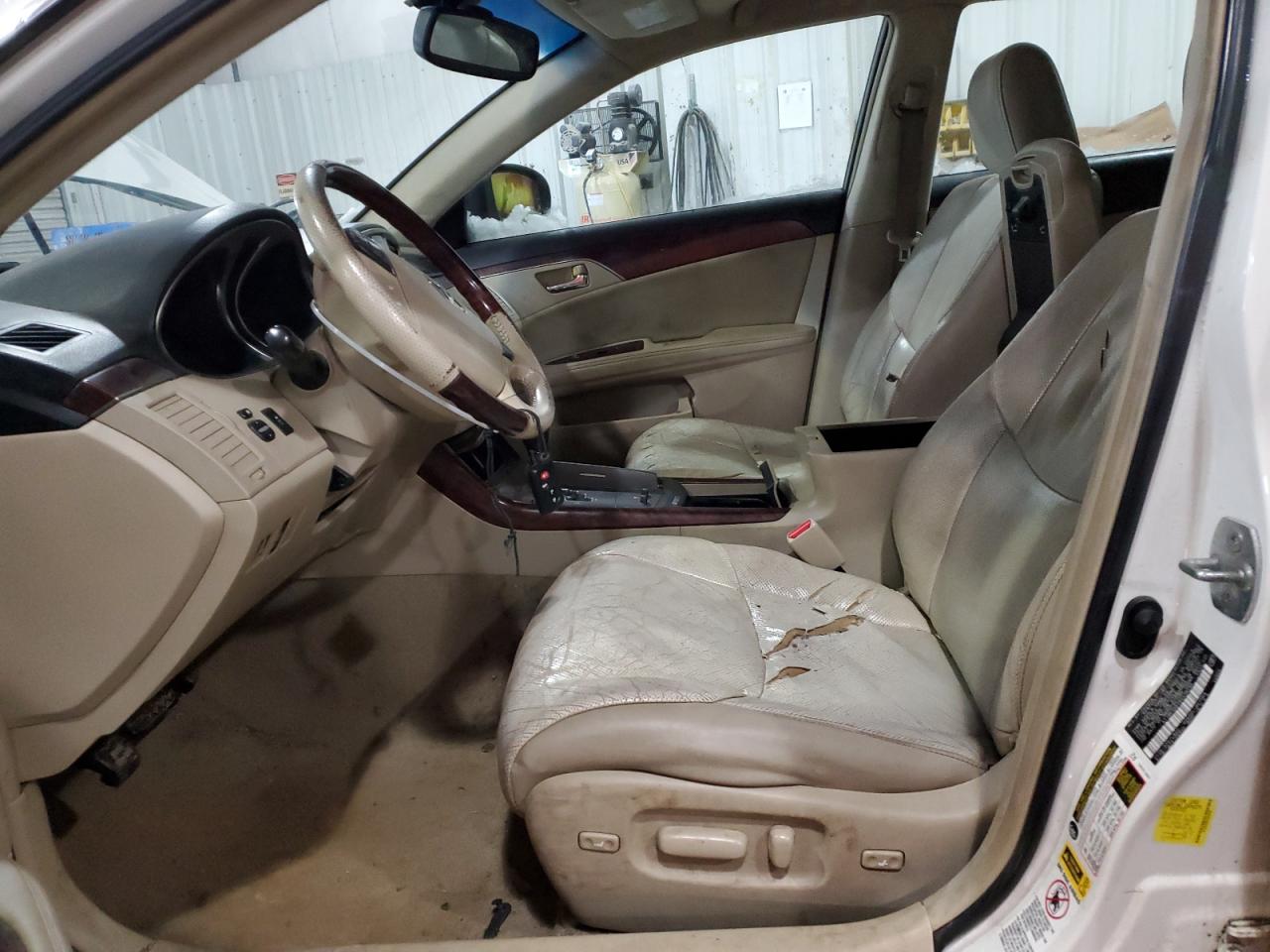 2011 Toyota Avalon - Image 7