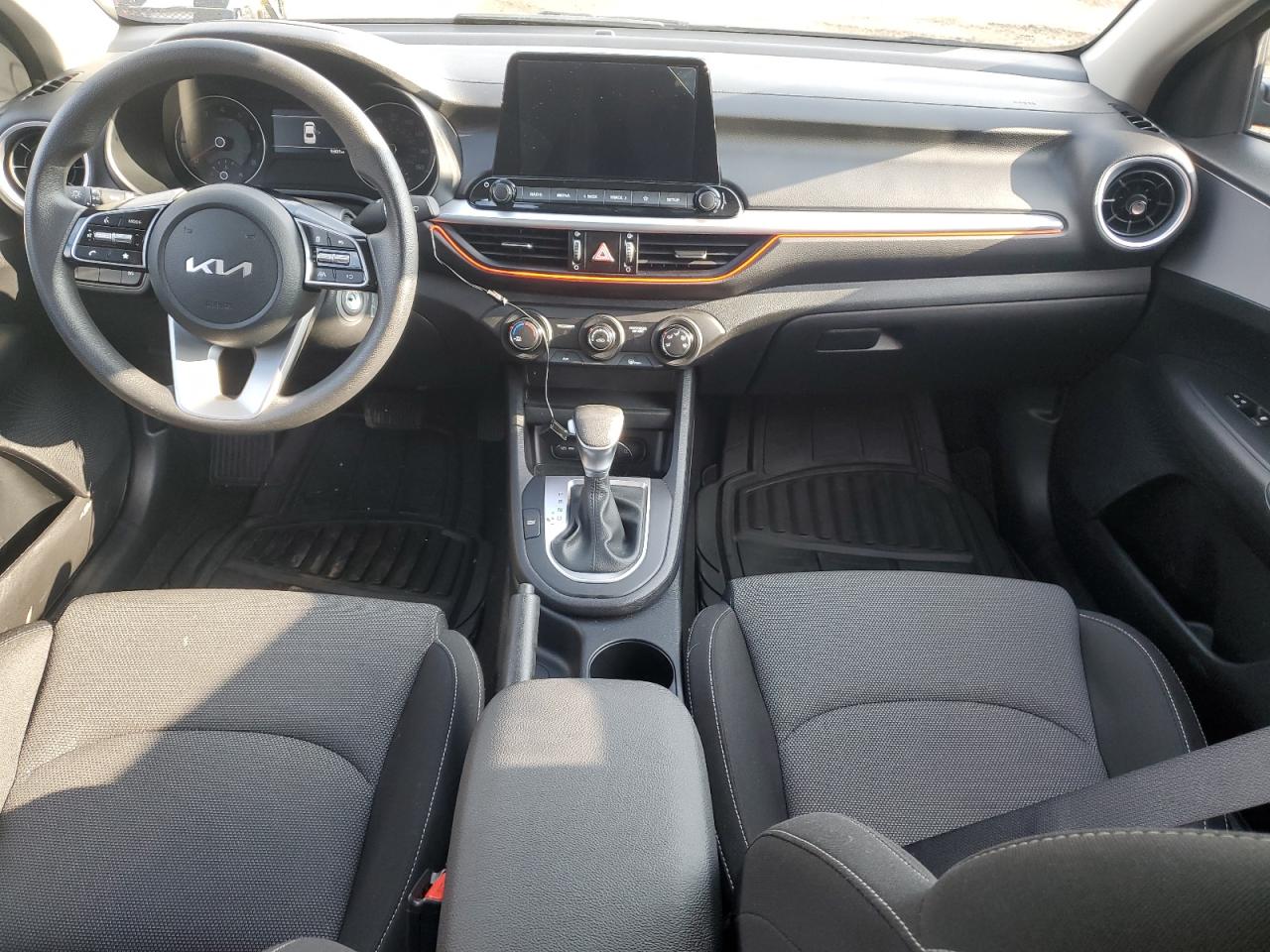 2024 Kia Forte - Image 8
