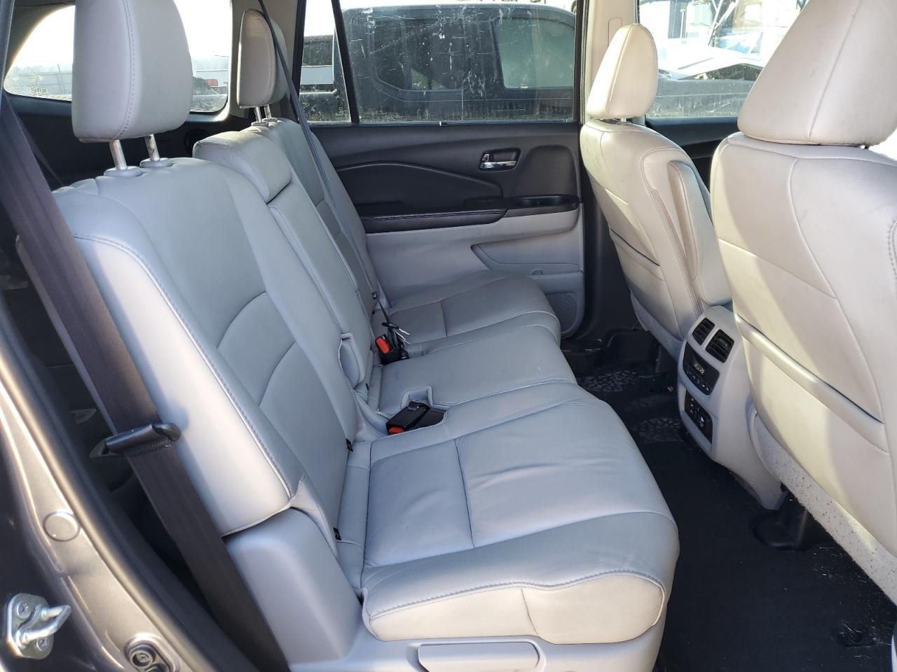2016 Honda Pilot - Image 11