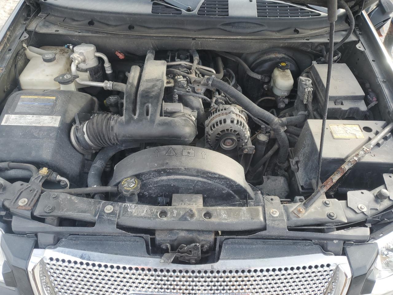 2005 GMC Envoy - Image 11