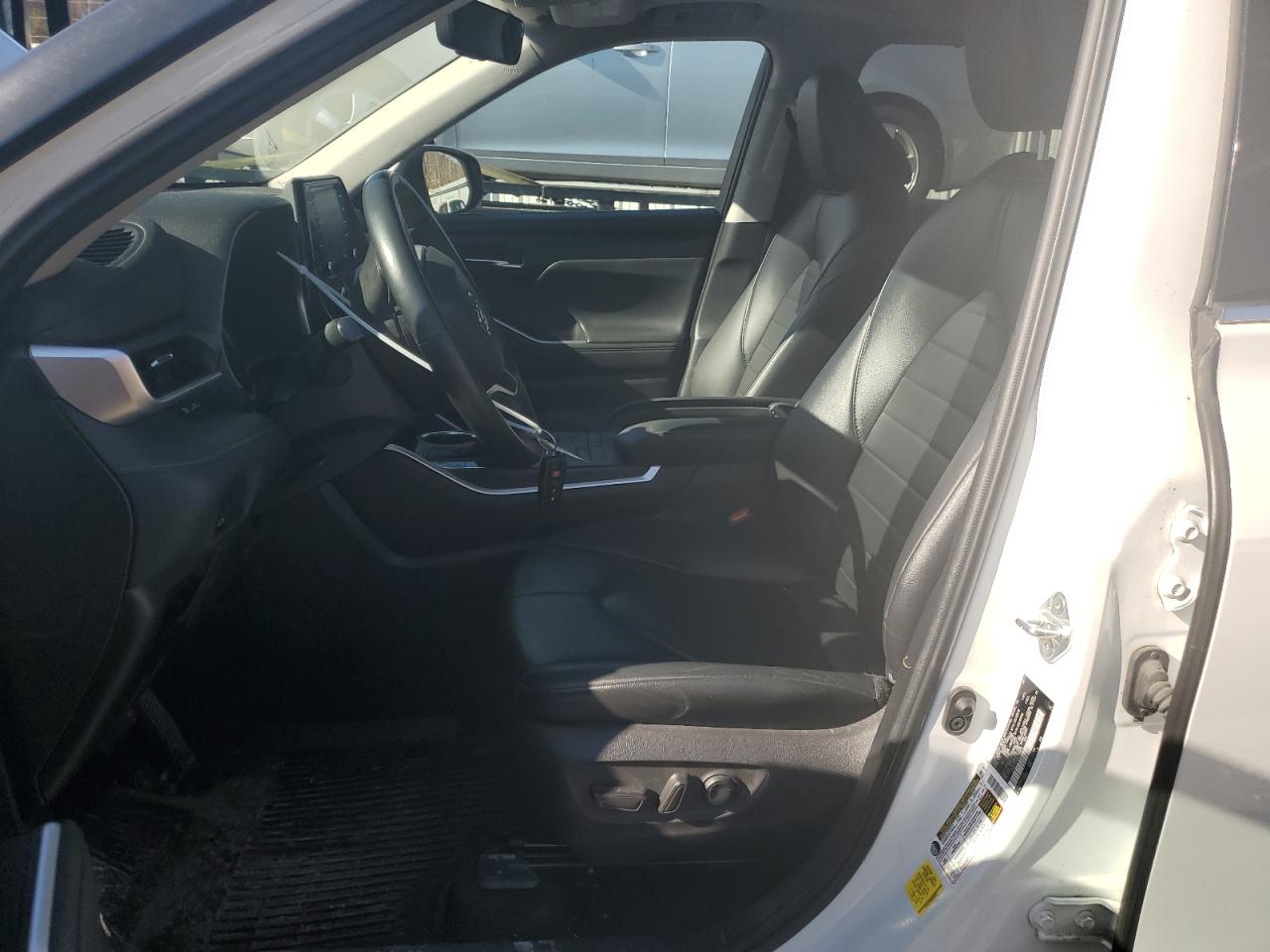 2022 Toyota Highlander - Image 7