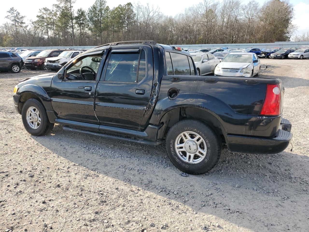 2005 Ford Explorer - Image 2