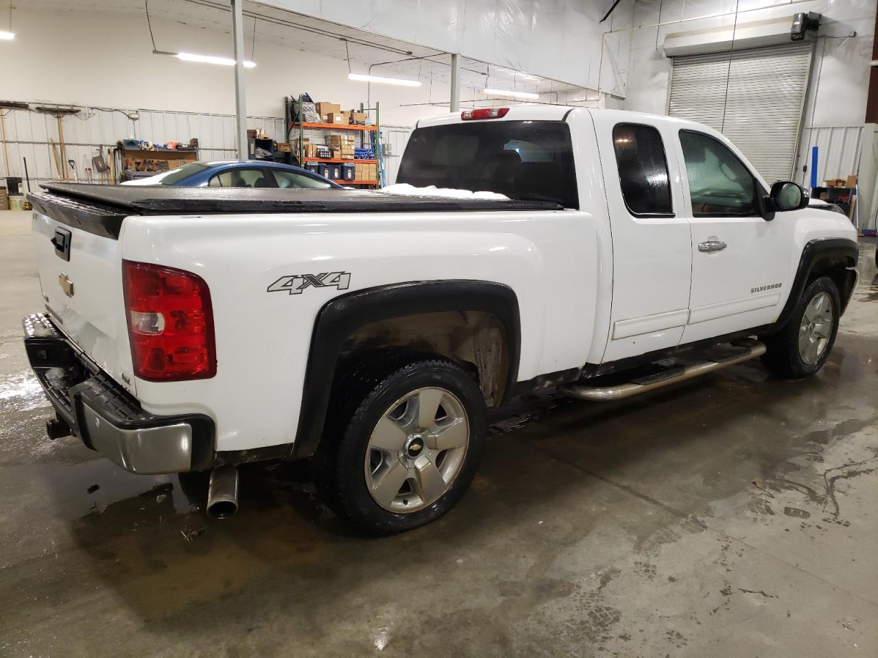 2011 Chevrolet Silverado - Image 3