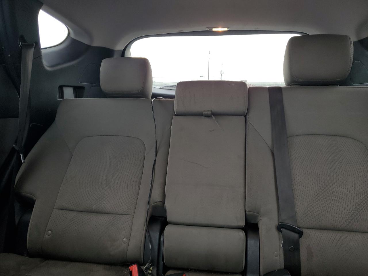2017 Hyundai Santa Fe - Image 10