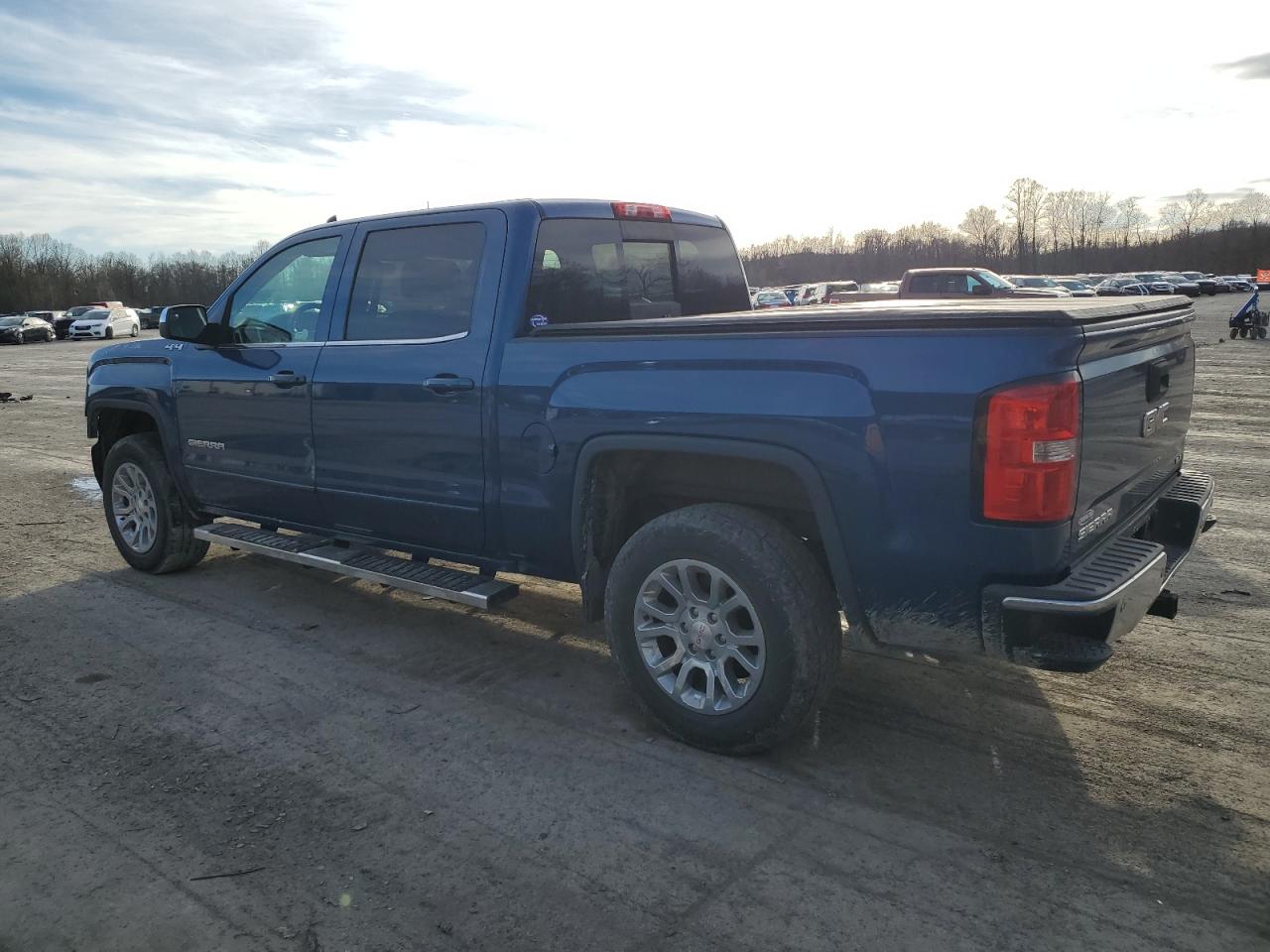 2015 GMC Sierra - Image 2