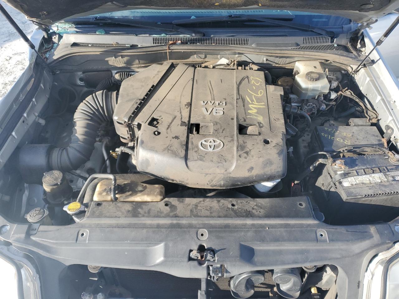 2004 Toyota 4Runner - Image 12