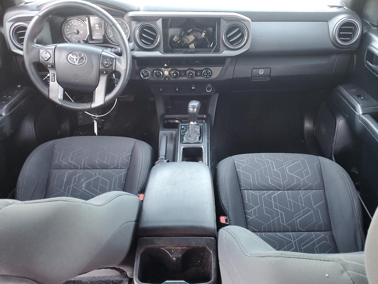 2016 Toyota Tacoma - Image 8