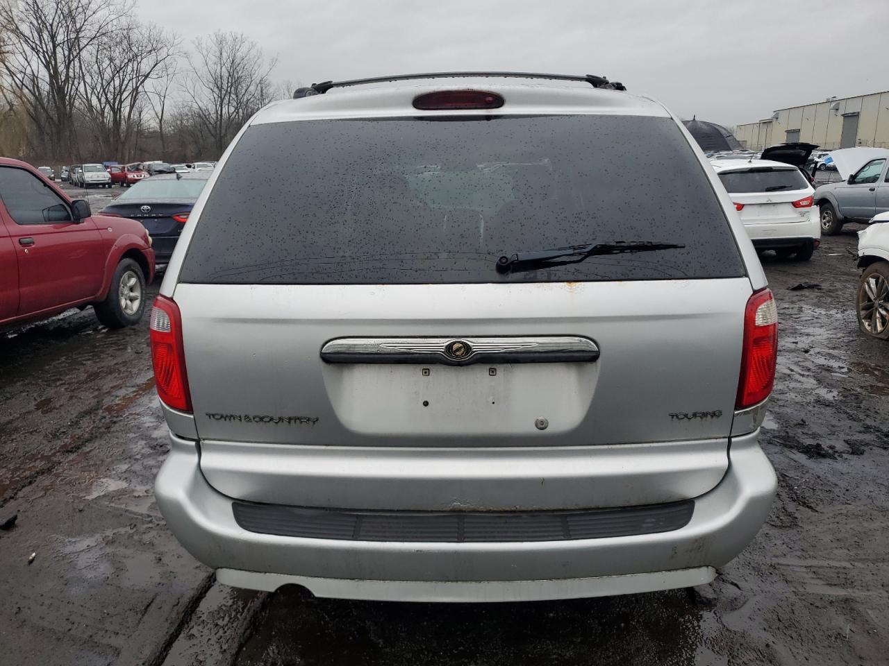 2007 Chrysler Town & Country - Image 6