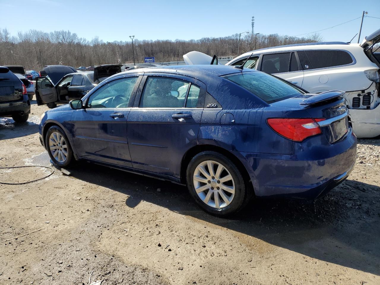 2011 Chrysler 200 - Image 2