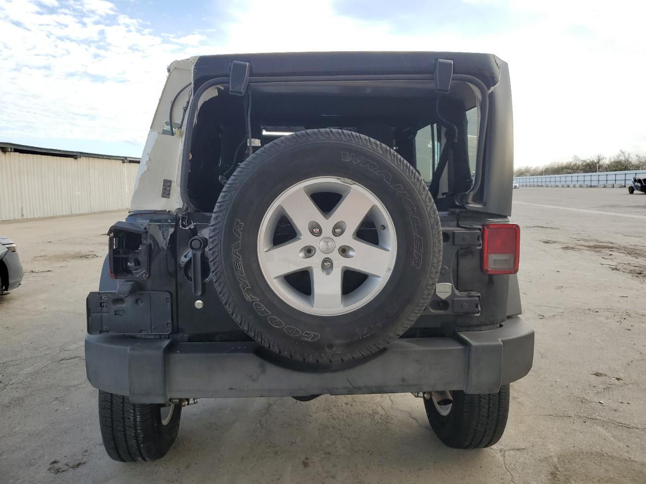 2017 Jeep Wrangler - Image 6