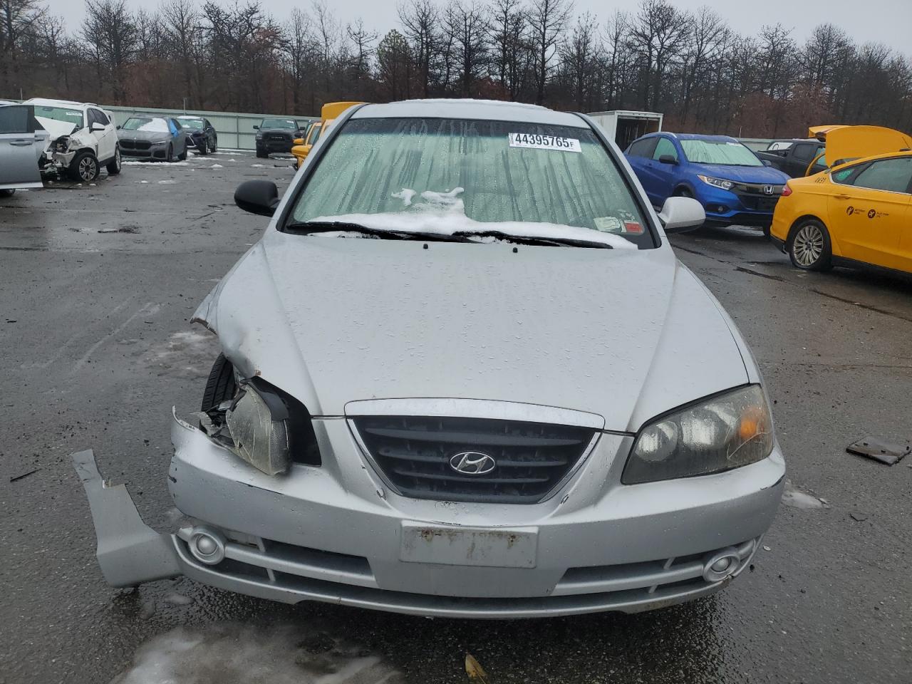 2005 Hyundai Elantra - Image 5