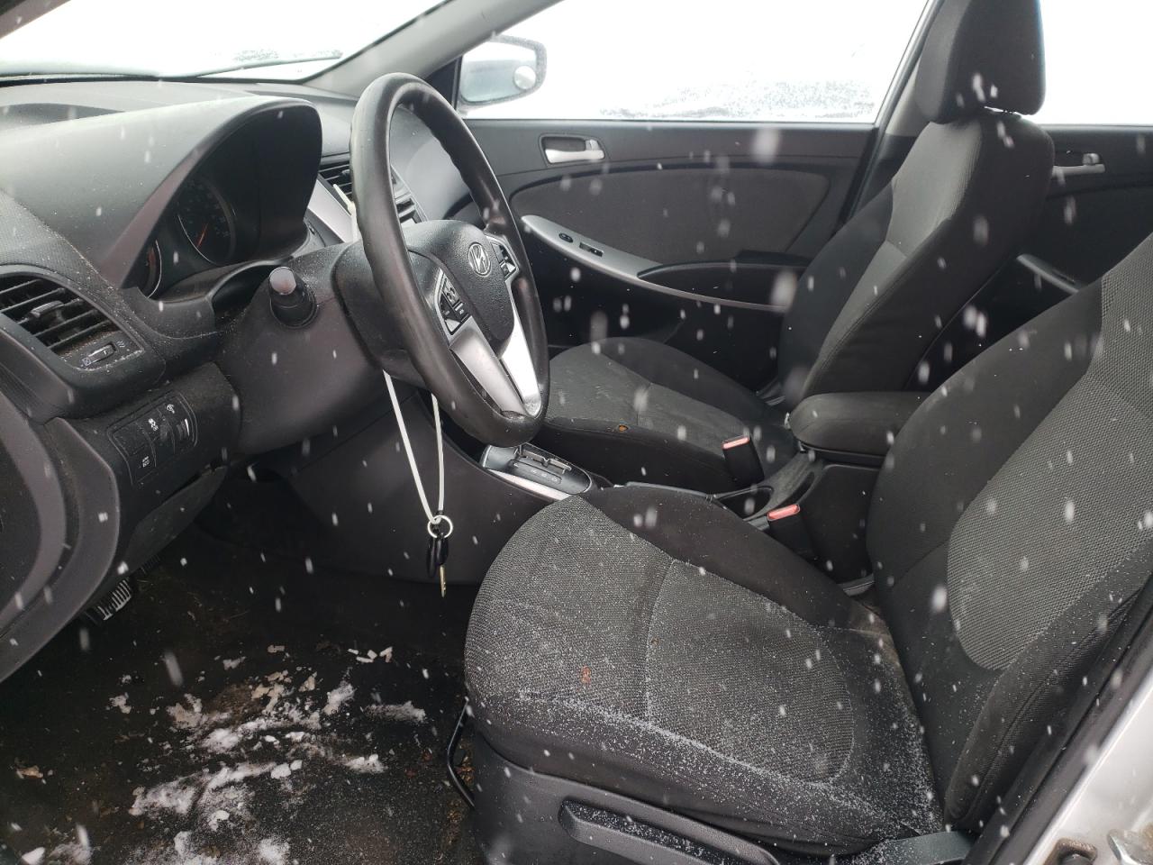 2013 Hyundai Accent - Image 7