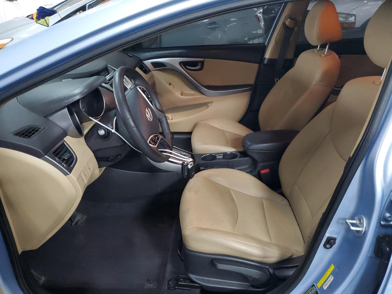 2012 Hyundai Elantra - Image 7