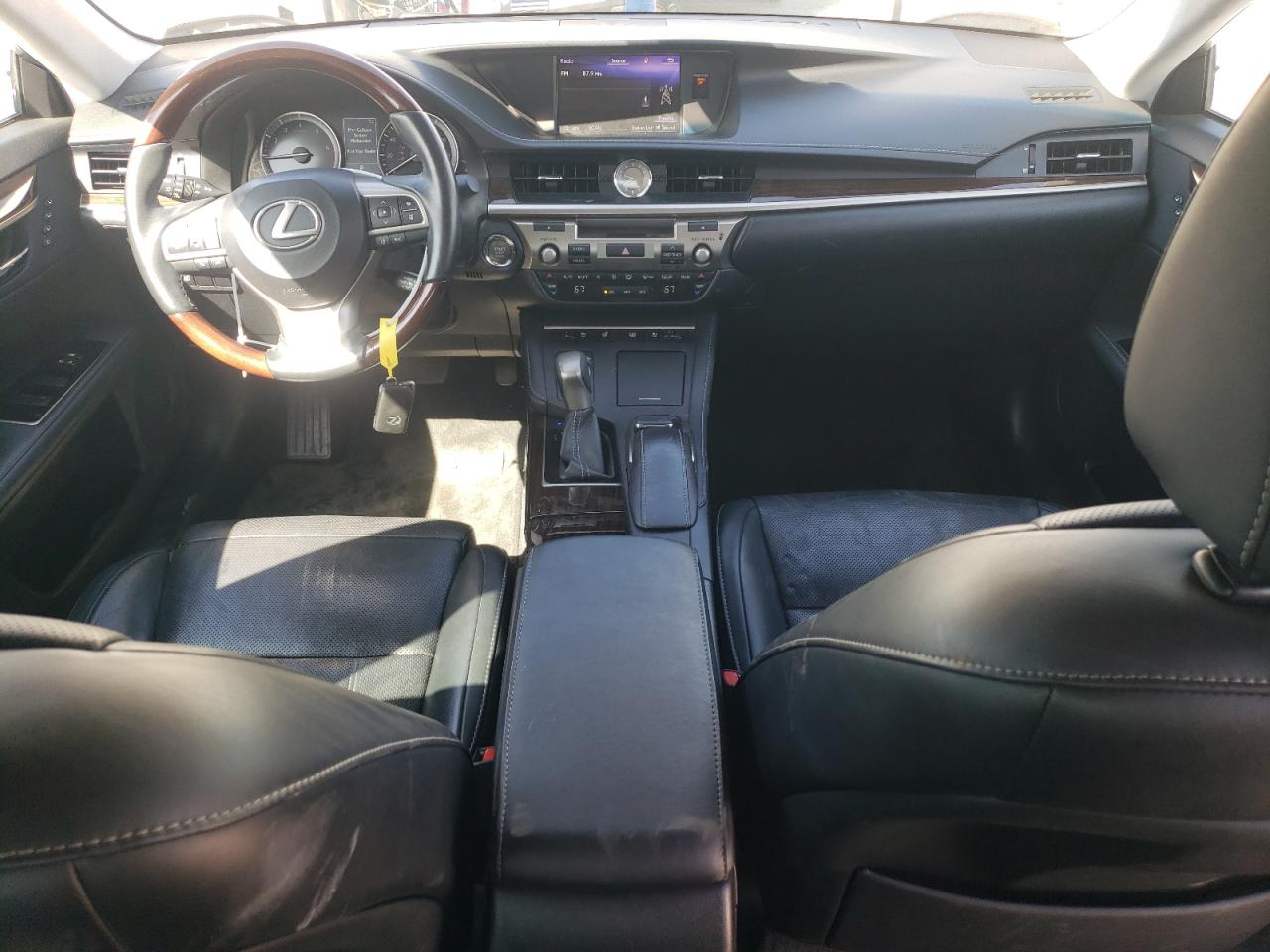 2017 Lexus ES - Image 8